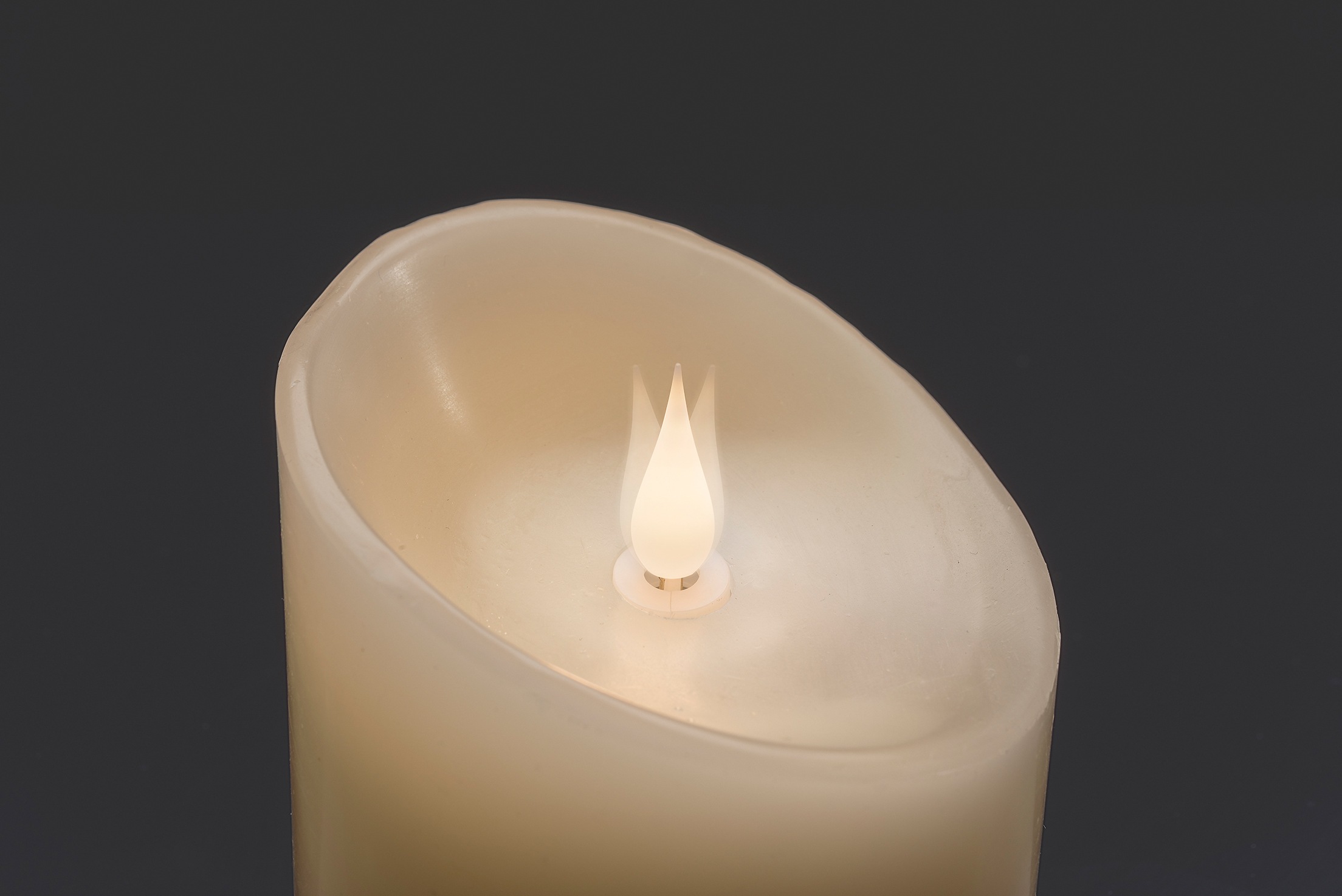 KONSTSMIDE LED-Kerze »Weihnachtsdeko«, LED Echtwachskerze, weiß, mit 3D Flamme, Ø 7,5 cm, Höhe: 20,5 cm
