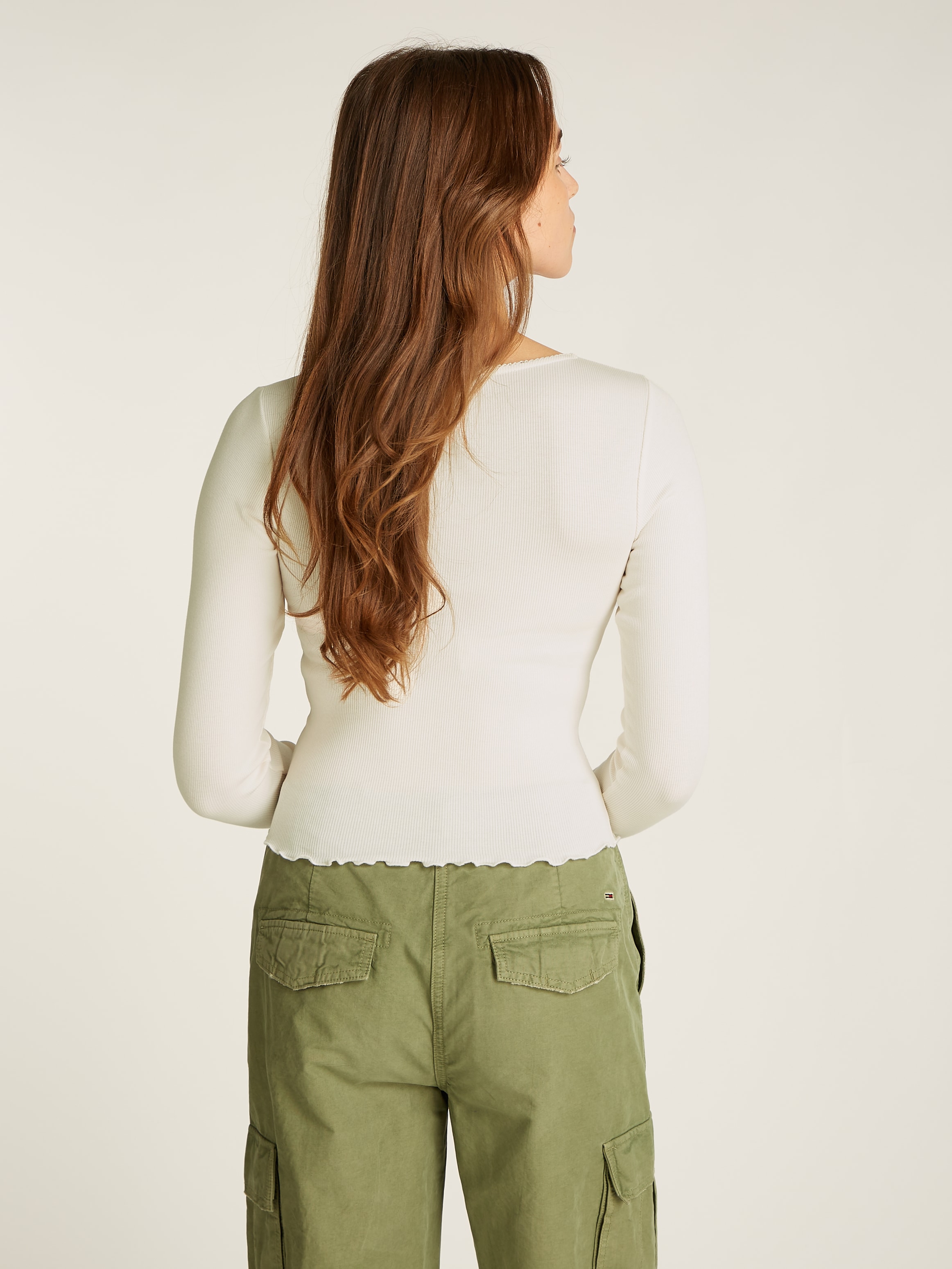 Tommy Jeans Langarmshirt »TJW SLIM SCALLOP«, mit Schleife