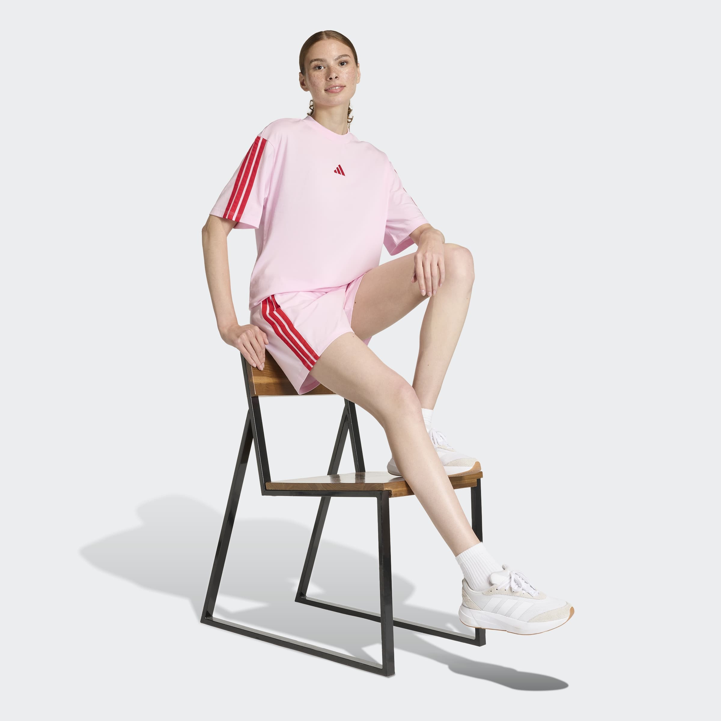 adidas Sportswear T-Shirt »W 3S SJ BF T« lockere Passform, Kurzarmdesign, sportlicher Stil, aus Baumwolle