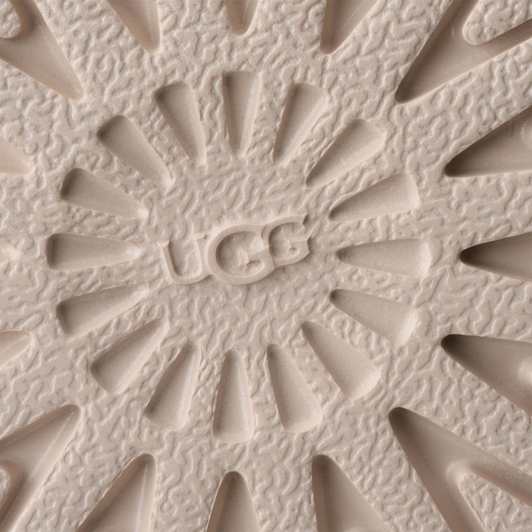 UGG Badesandale »GOLDENGLOW«  Strandschuh, Sandale mit modischer Plateausohle