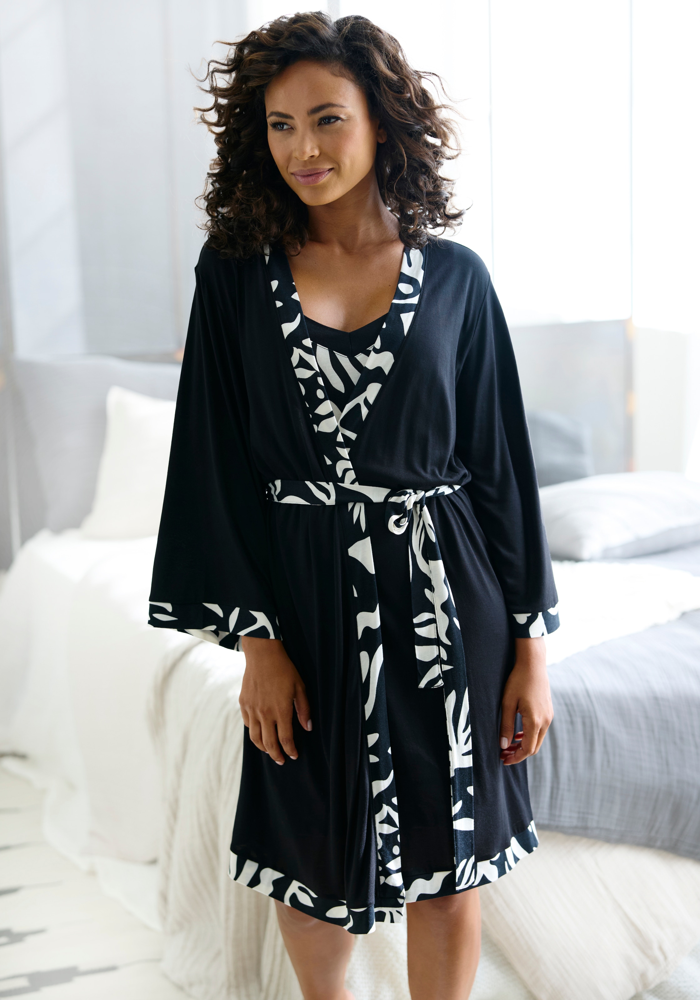 French Connection Kimono 1-teilig,  im zeitlosen Schwarz-Weiß-Look