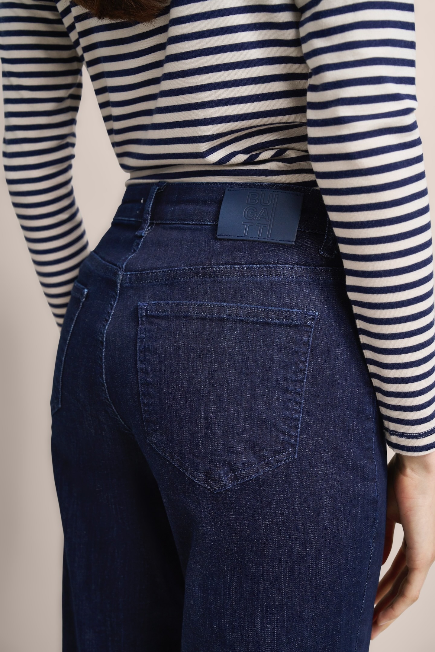 bugatti 5-Pocket-Jeans, mit Bügelfalte