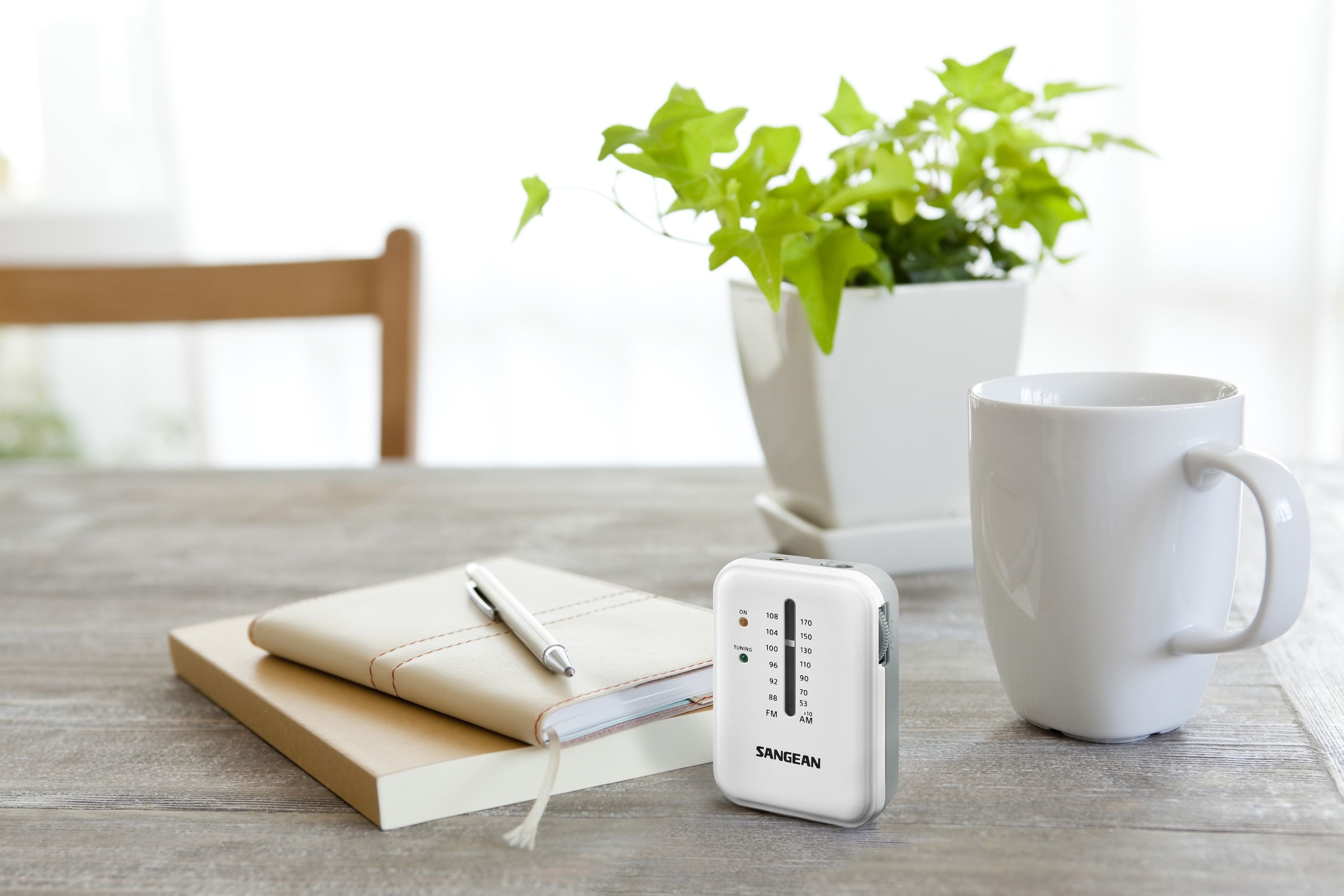 Sangean Radio »SR-32 (Pocket 320)«, (FM-Tuner-AM-Tuner), Ohrhörer im Lieferumfang