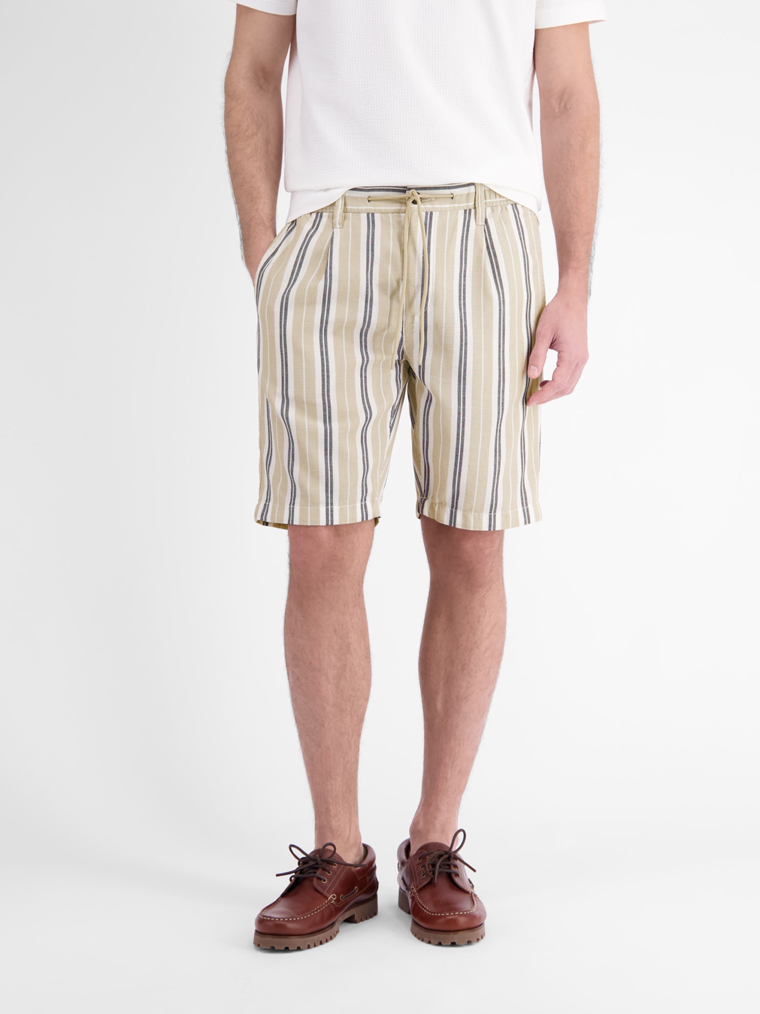 LERROS Chinoshorts »Chino-Shorts aus Baumwolle mit modischem Streifenmuster«