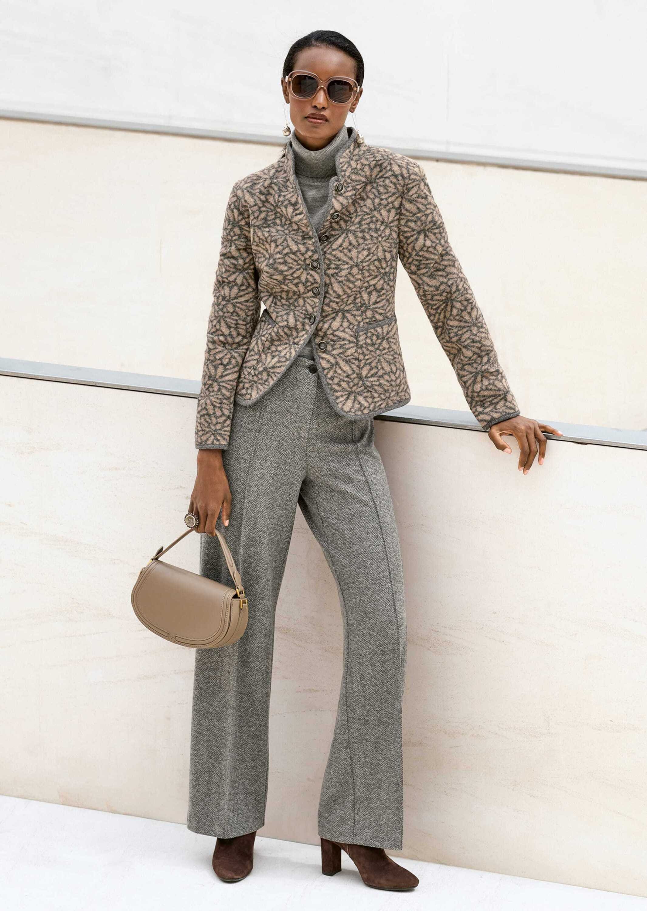 MADELEINE Kurzblazer »Kurzblazer Verkürzter Wollblazer mit Stehkragen, Taschen«