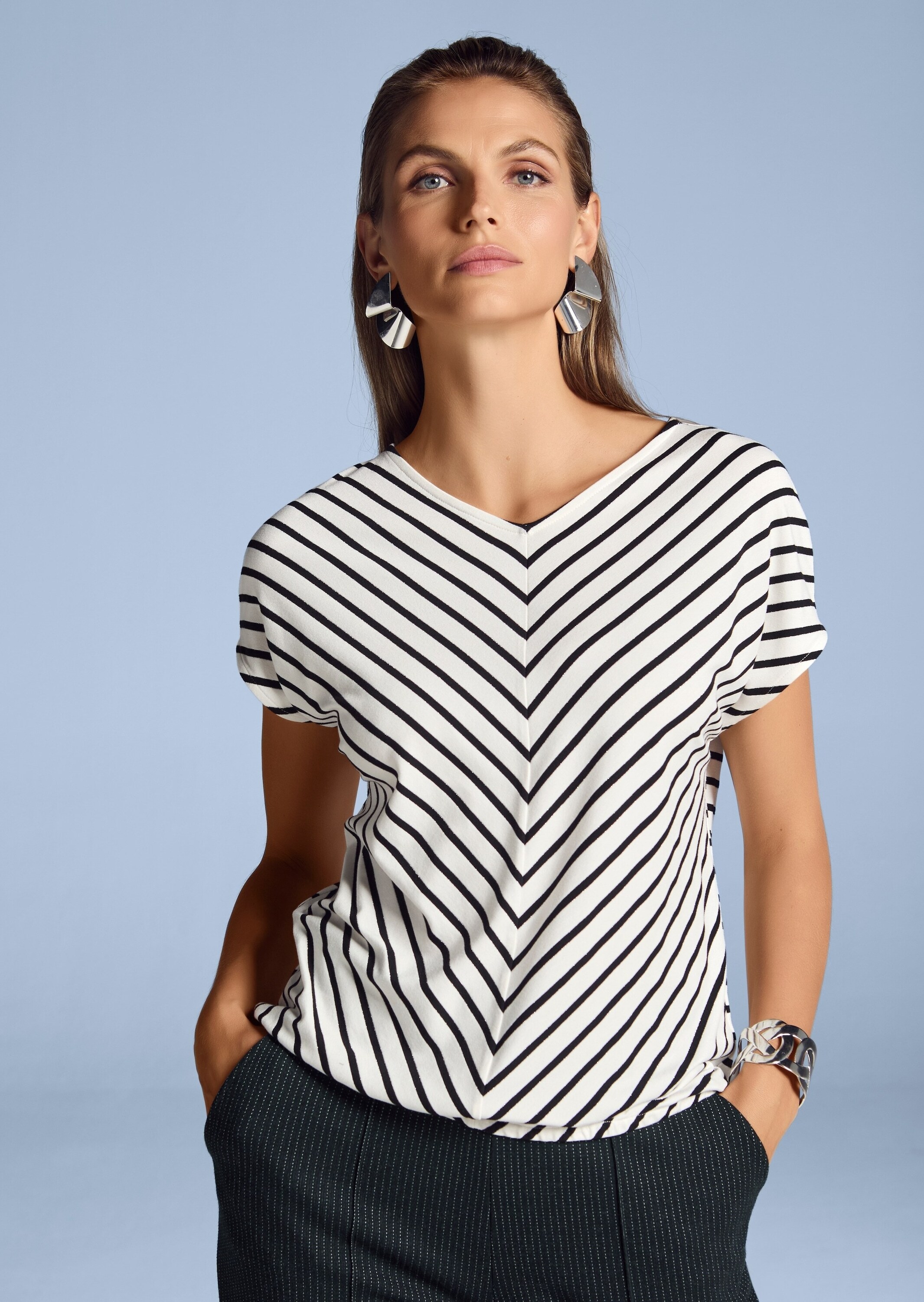 MADELEINE Kurzarmshirt »Blusenshirt Glanzshirt mit Streifenmuster« Diagonale Streifen