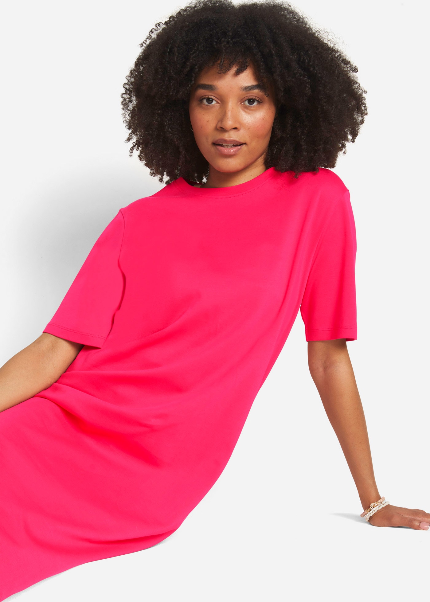 bonprix Shirtkleid »Oversize-T-Shirtkleid aus reiner Baumwolle (2er Pack)« Packung, 2 Stk. tlg. für Alltag, mit Rundhalsausschnitt, Kurzarm, Oversize Passform
