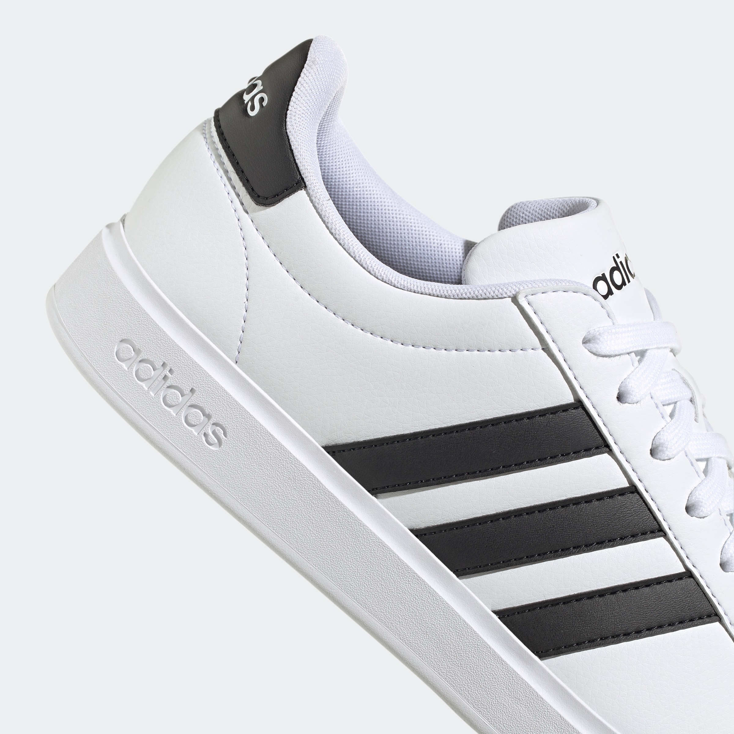 adidas Sportswear Sneaker »GRAND COURT CLOUDFOAM COMFORT«, Design auf den Spuren des adidas Superstar