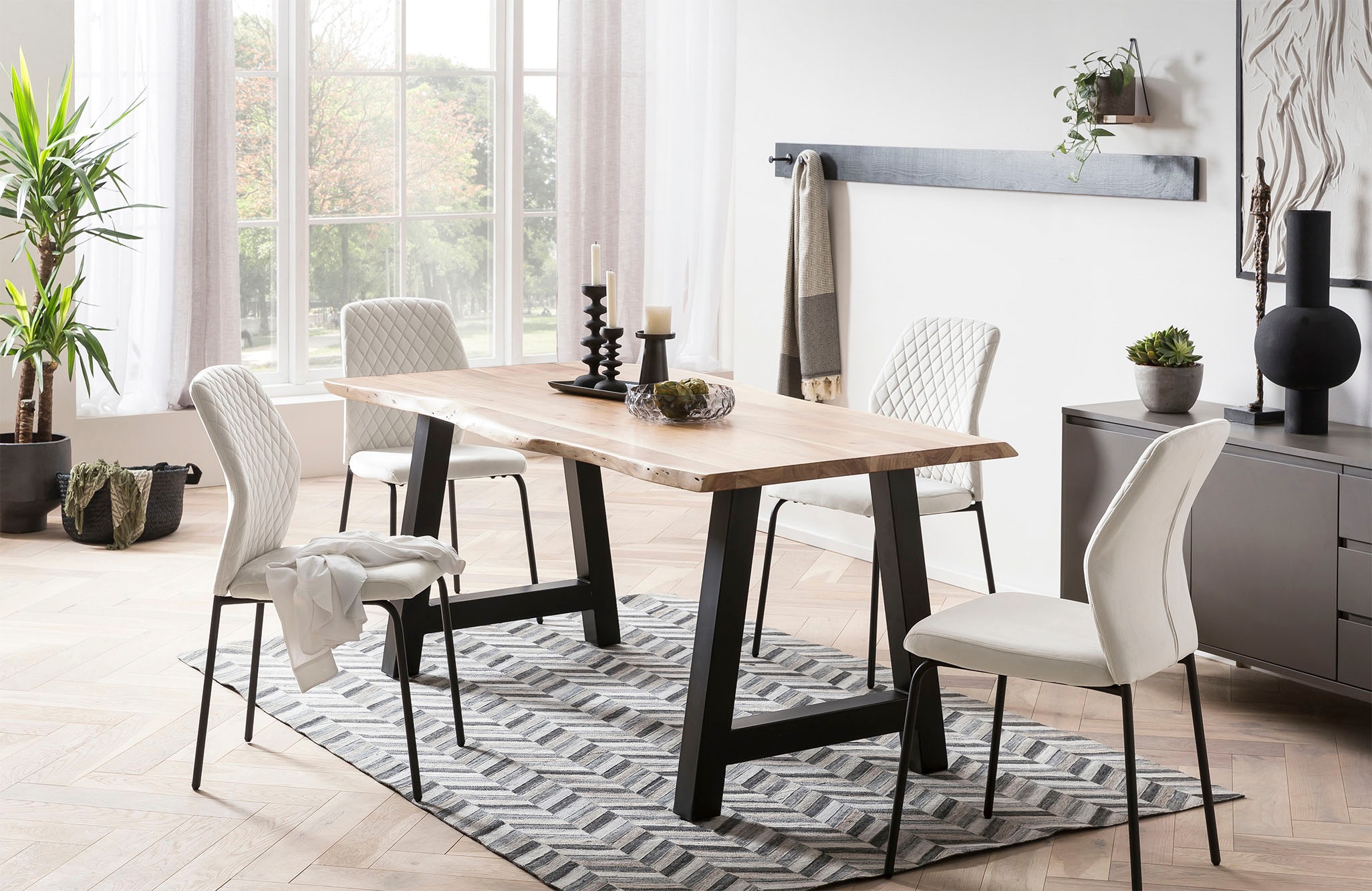 SalesFever 4-Fußstuhl, (Set), 2 St., Samt, mit Wabensteppung im Rücken