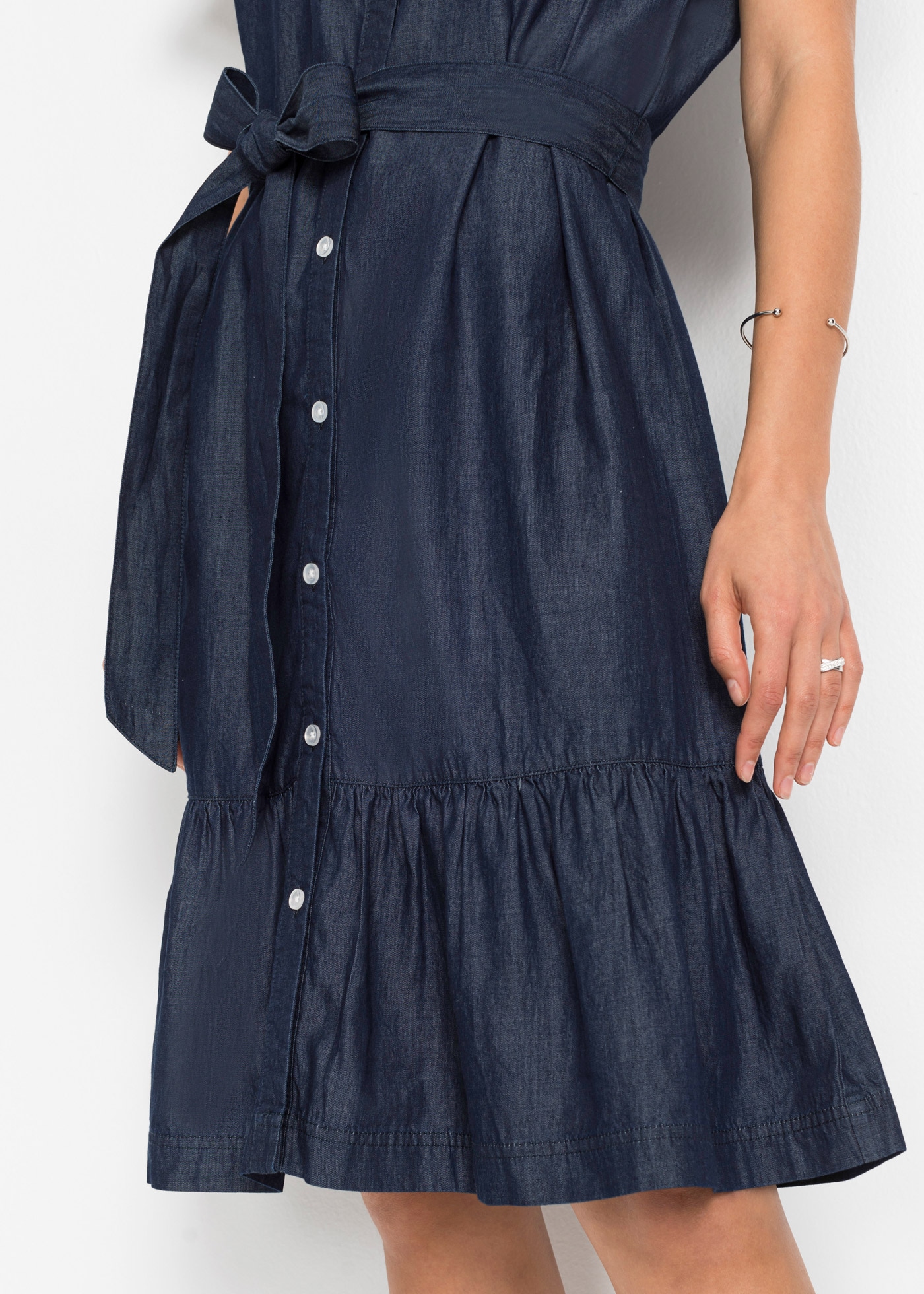 bonprix Jeanskleid 1 tlg. für warme Tage, Kurzarm, aus Baumwolle, figurbetont