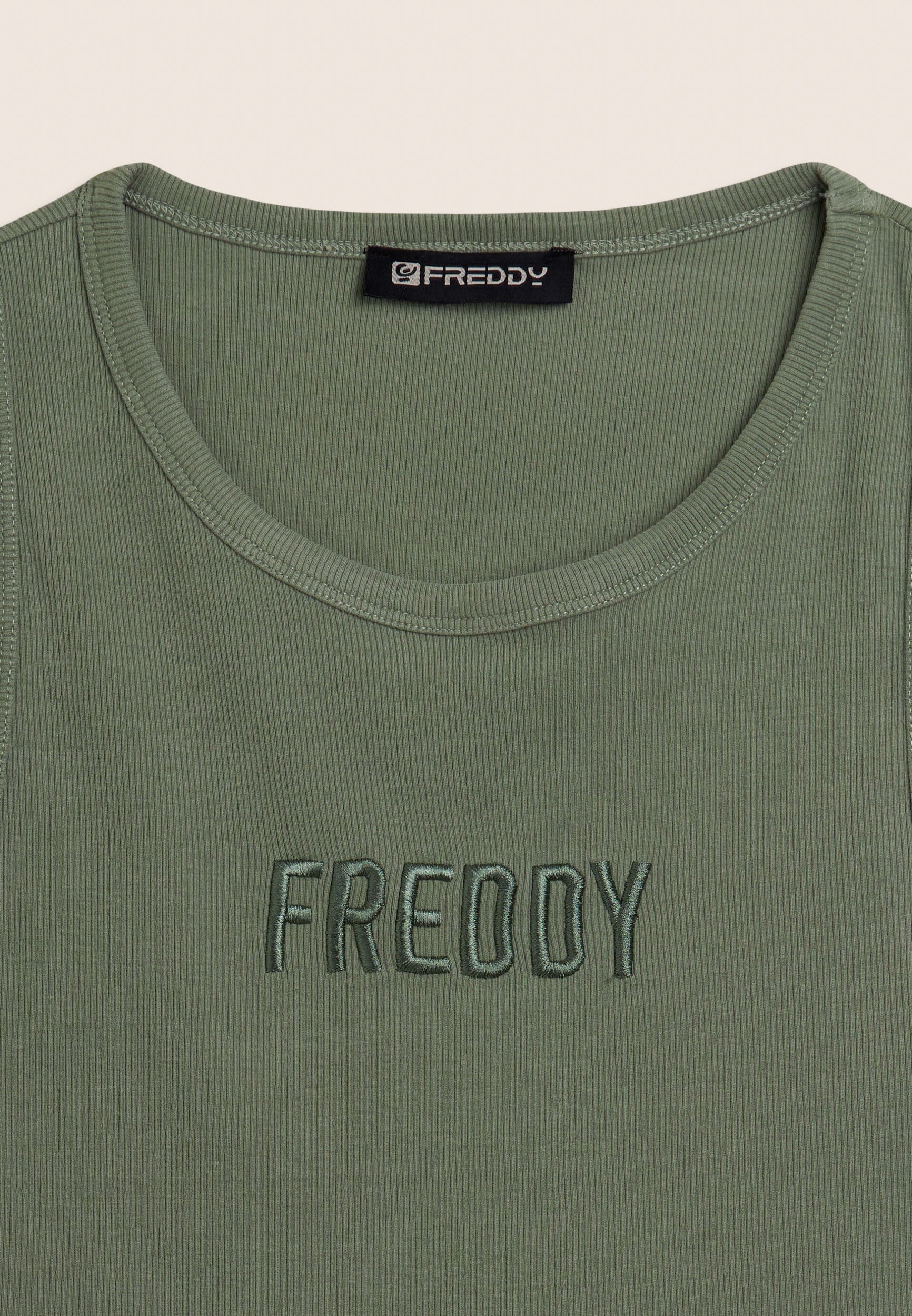 Freddy Tanktop fein gerippt, Stretch, Cropped, Logostickerei