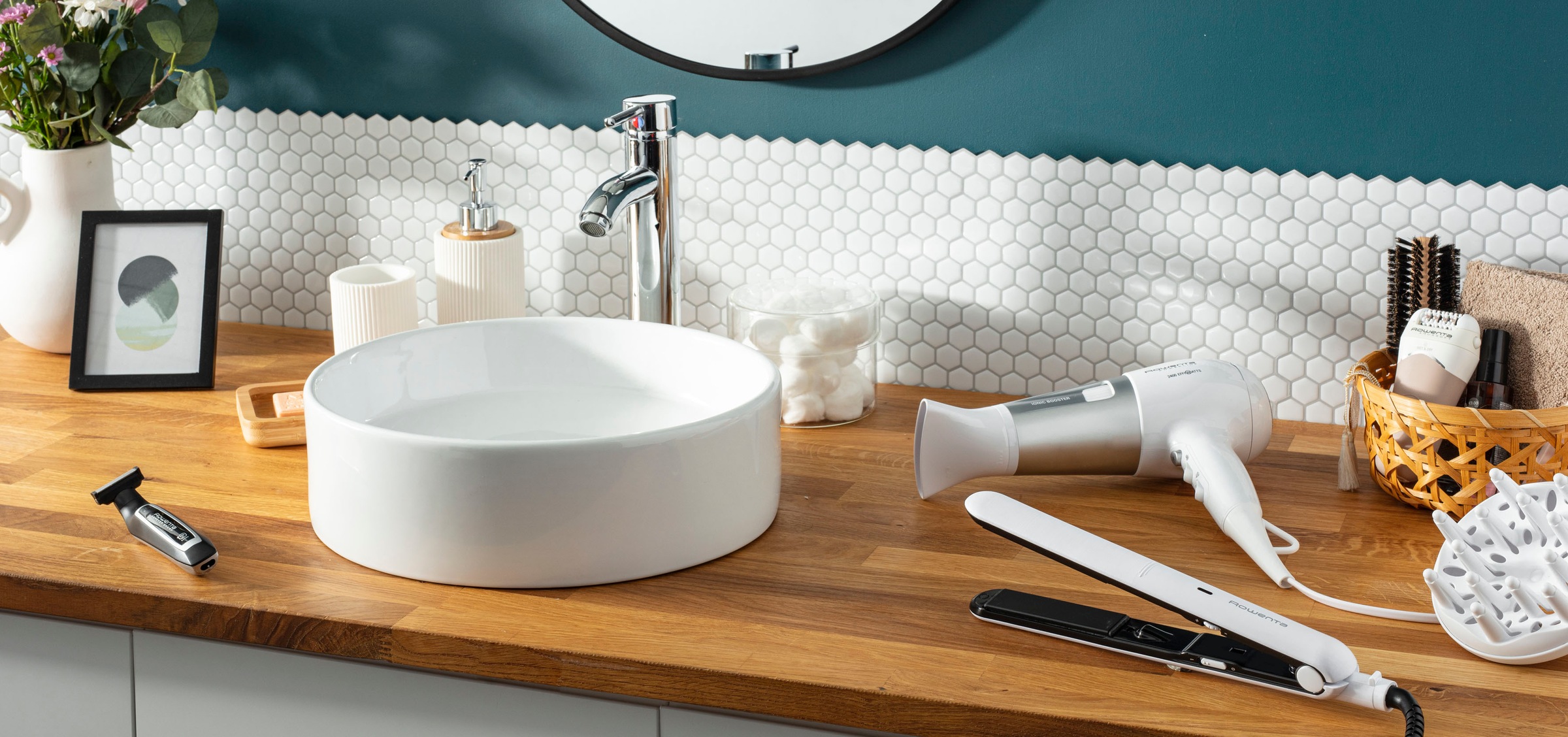 Rowenta Glätteisen »Optiliss Haarglätter, bis 230°C, Keramikbeschichtung,« Keramik-Beschichtung 10 Temperatureinstellungeen, Aufheizen in 30 Sek., weiß, SF3210