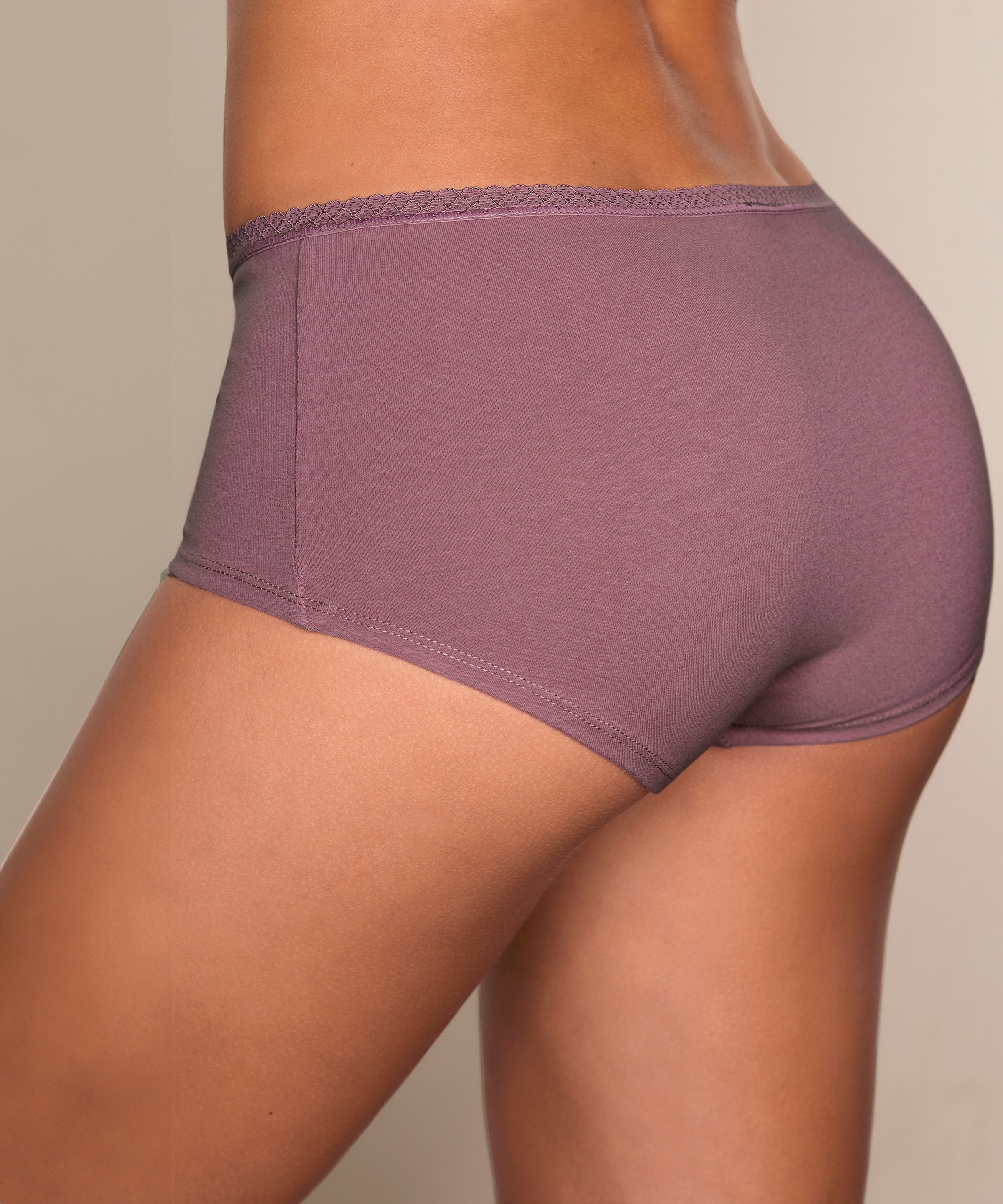 Vivance Panty 7er-Pack,  aus weicher Baumwollqualität mit feiner Spitzeneinfassung