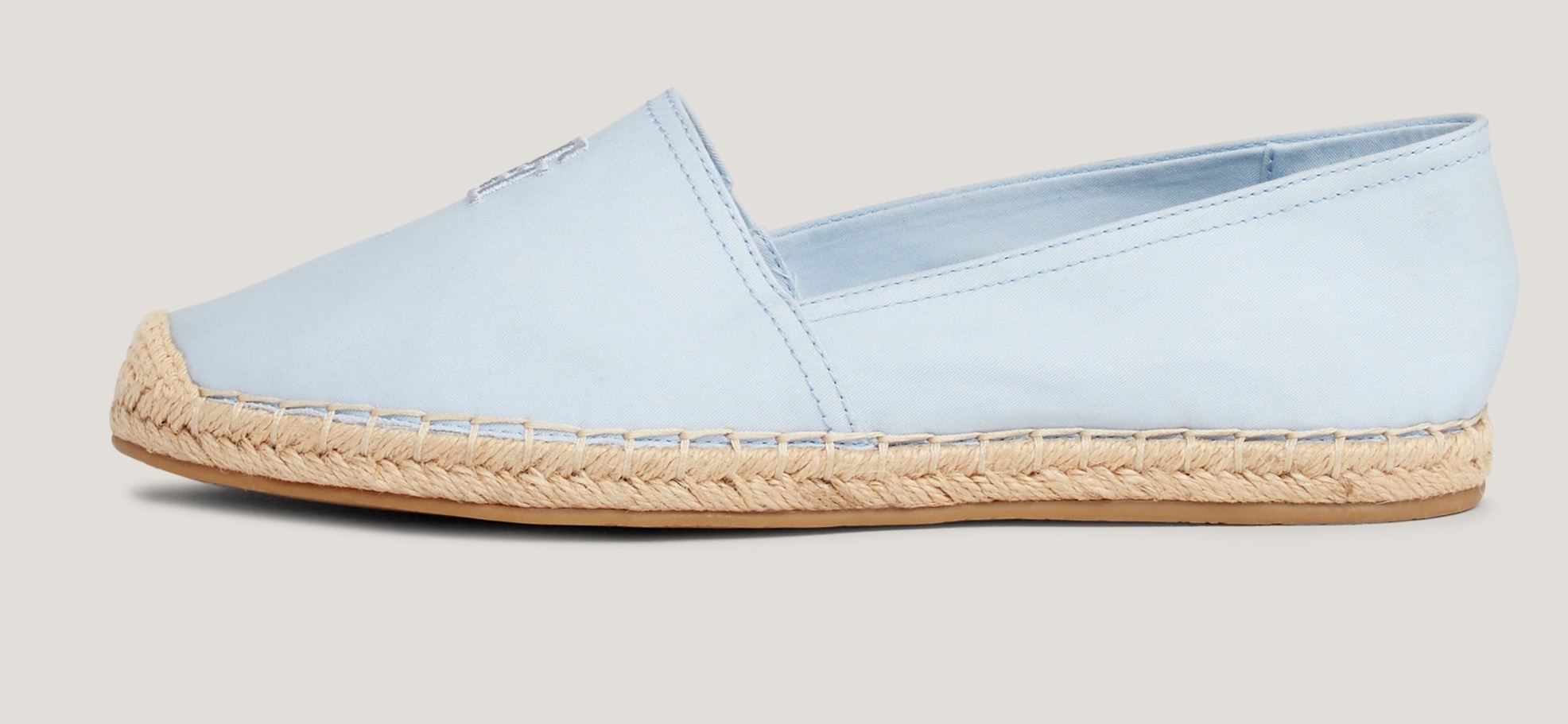 Tommy Hilfiger Espadrille »EMBROIDERED FLAT ESPADRILLE«, Sommerschuh, Strandschuh, Loafer, Slipper in schmaler Form