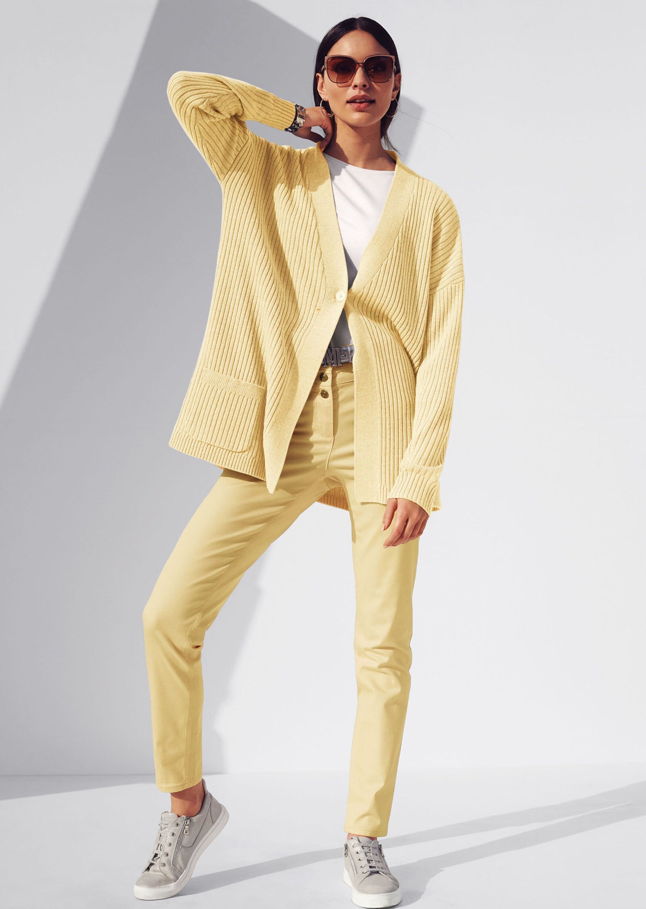 MADELEINE Strickjacke »Strickjacke Langer Woll-Cardigan im Oversize-Stil«