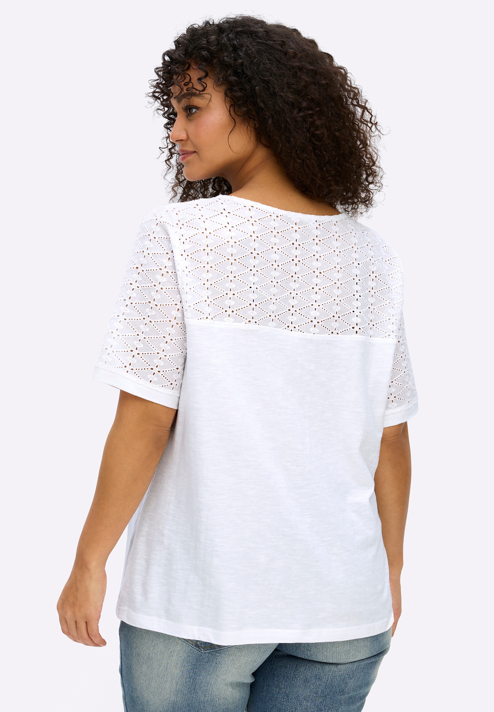sheego by Joe Browns T-Shirt »Shirt V-Shirt mit Lochstickereien und Muschelsaumkante«