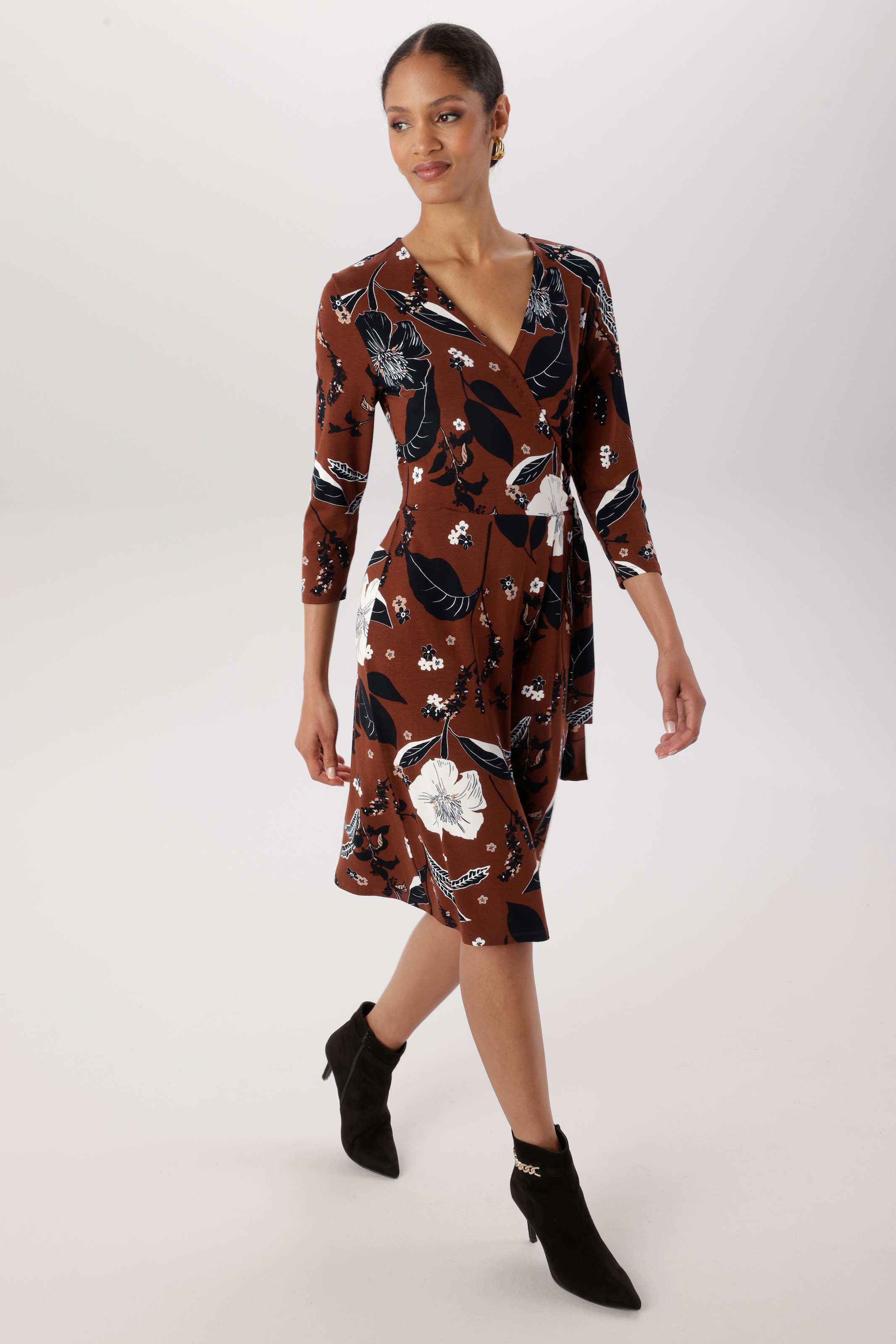 Aniston SELECTED Jerseykleid in femininer Wickel-Optik