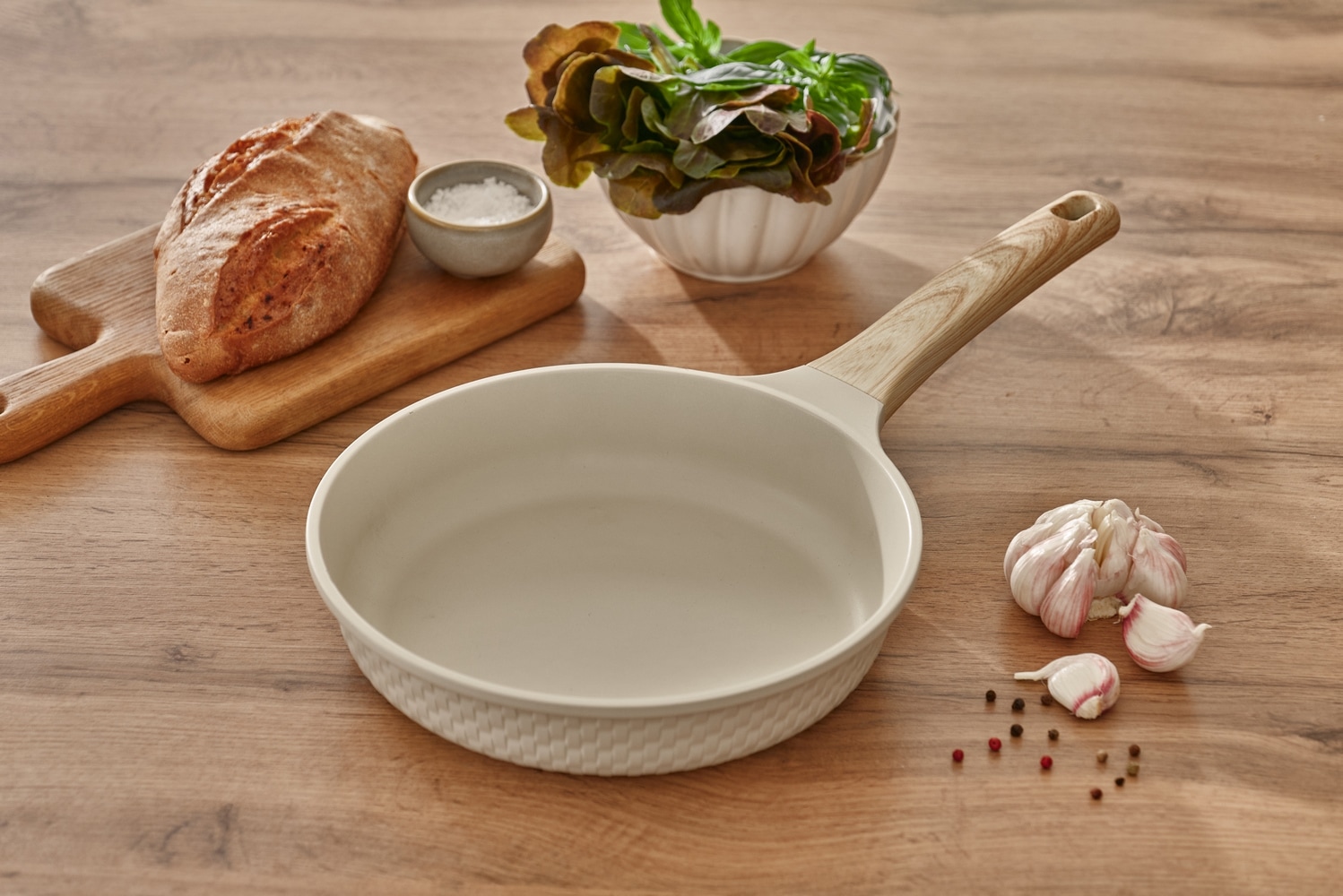 RESTO Kitchenware Bratpfanne »Ran, Universalpfanne mit Antihaftbeschichtung« Aluminiumguss 1 Stk. tlg. Induktion, für alle Herdarten geeignet