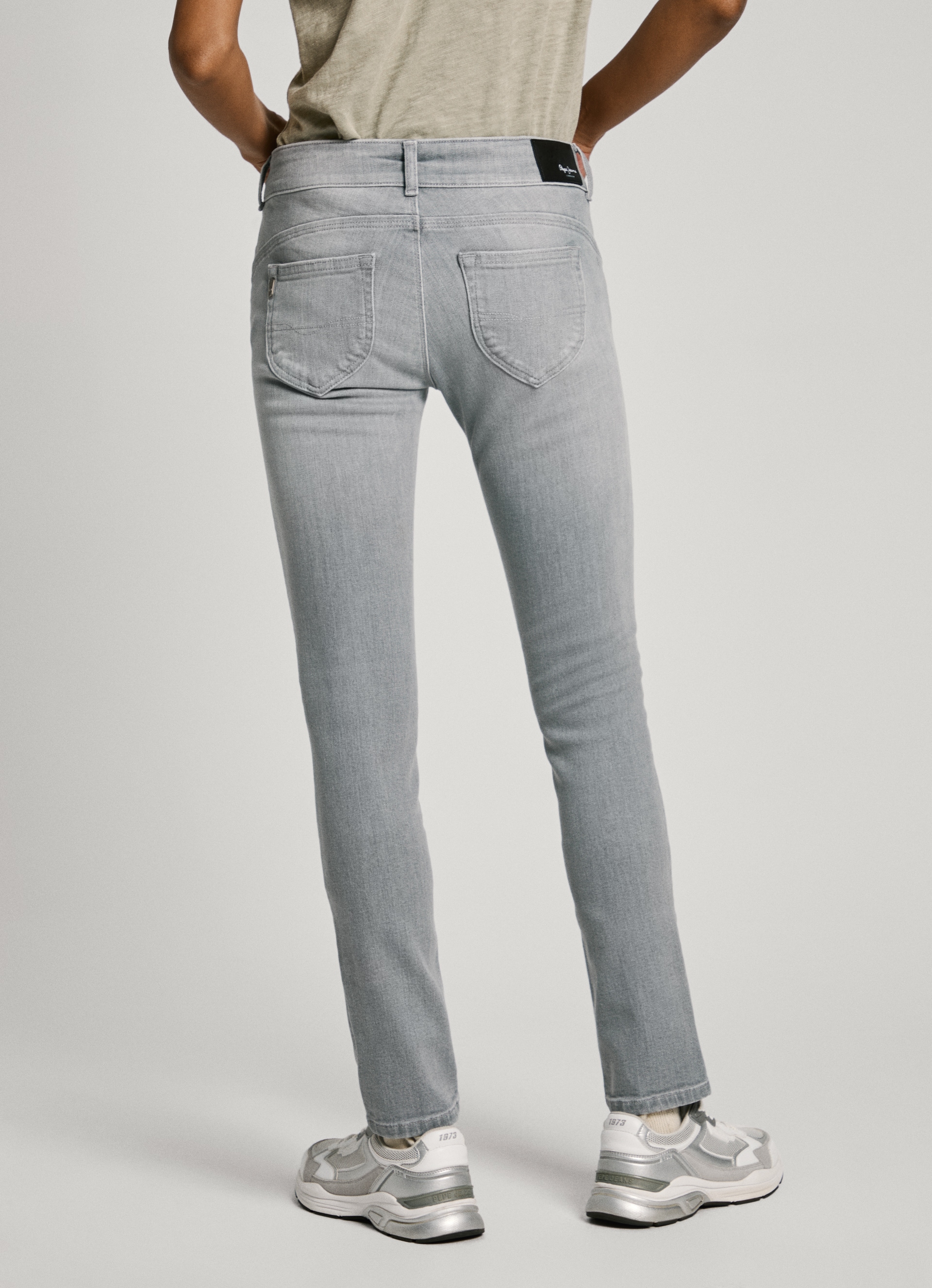 Pepe Jeans Slim-fit-Jeans »SLIM JEANS LW, mit niedriger Leibhöhe«