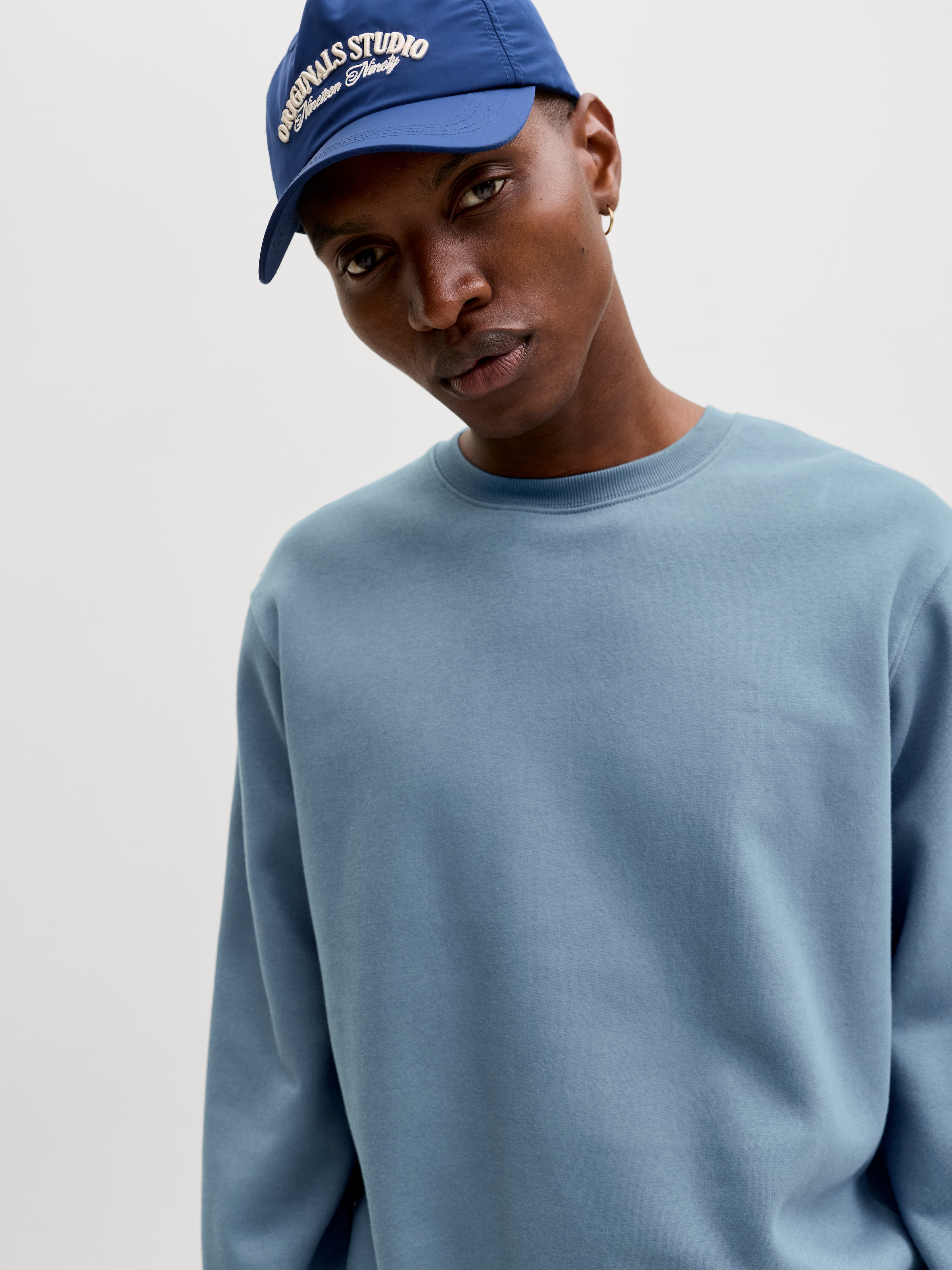 Jack & Jones Sweatshirt »JJESTAR BASIC SWEAT CREW NECK NOOS«, mit Rundhalsausschnitt
