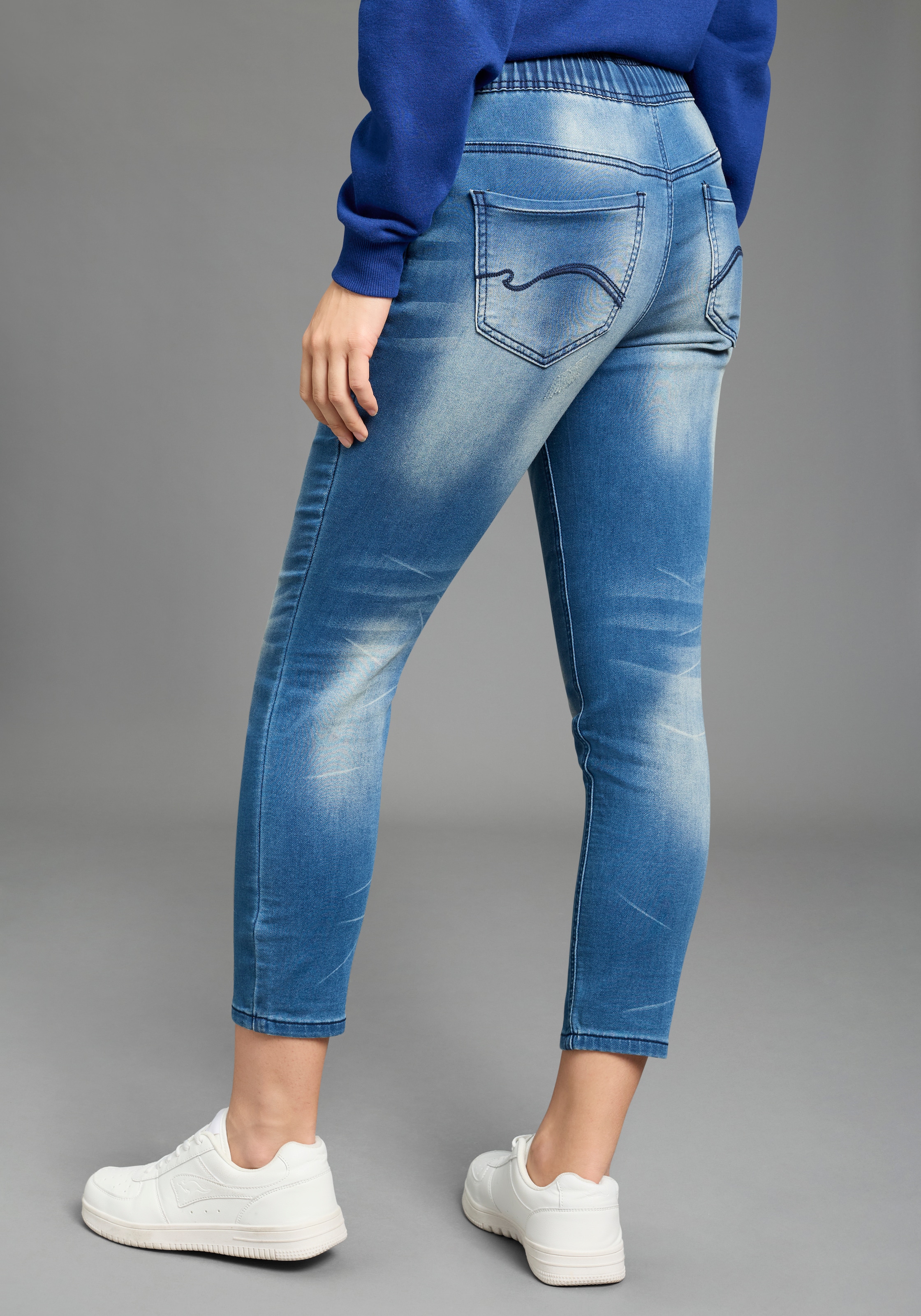 KangaROOS Jogg Pants »7/8 JOGG-DENIM« weites Bein,  mit Used-Waschung,  hohe Leibhöhe,  7/8-Länge