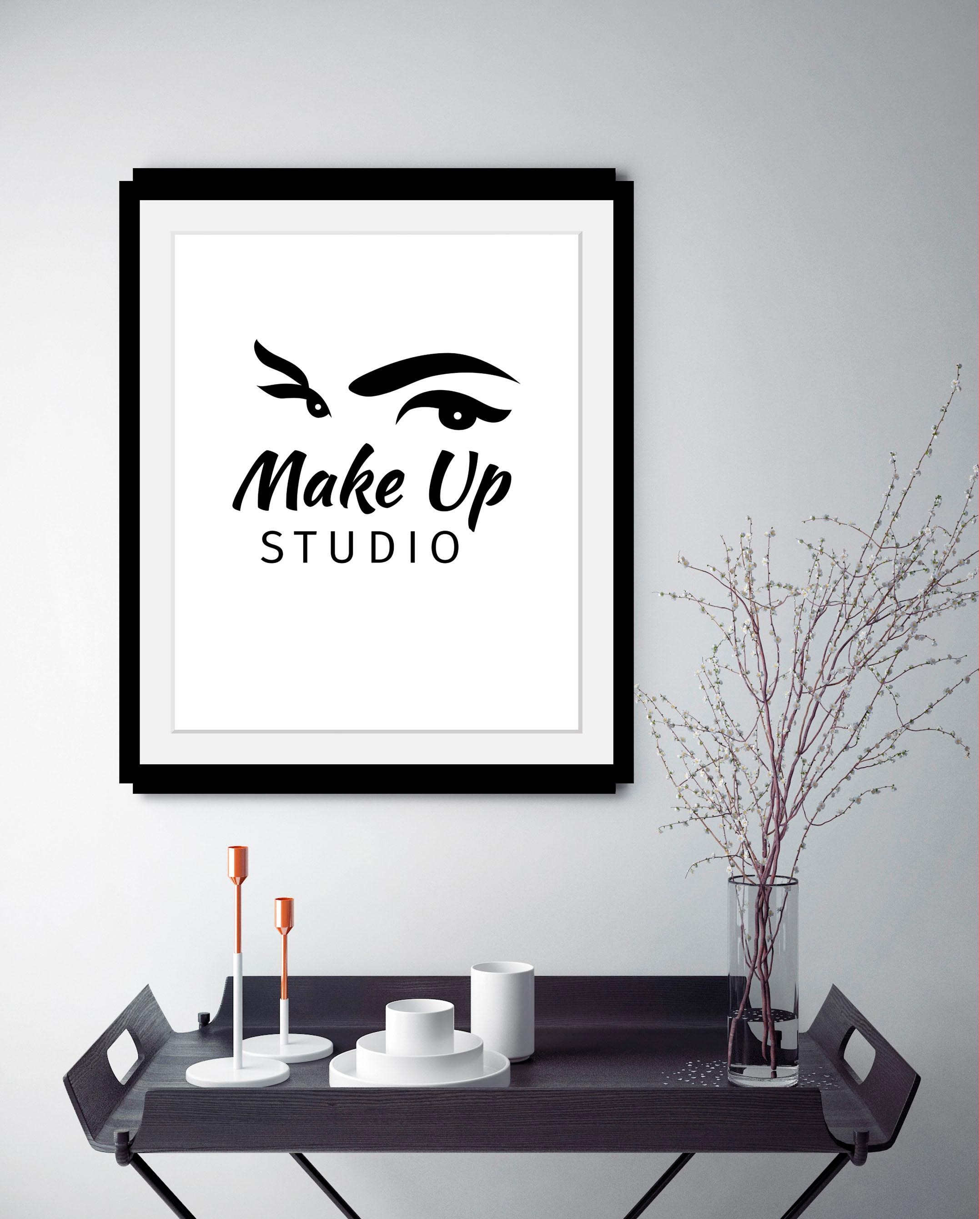 queence Bild »Make up Studio«, Schwarz-Weiß-Schriftzug-Motivationsbilder-Fashion-Frau, HD Premium Poster-Druck inkl. Holzrahmen