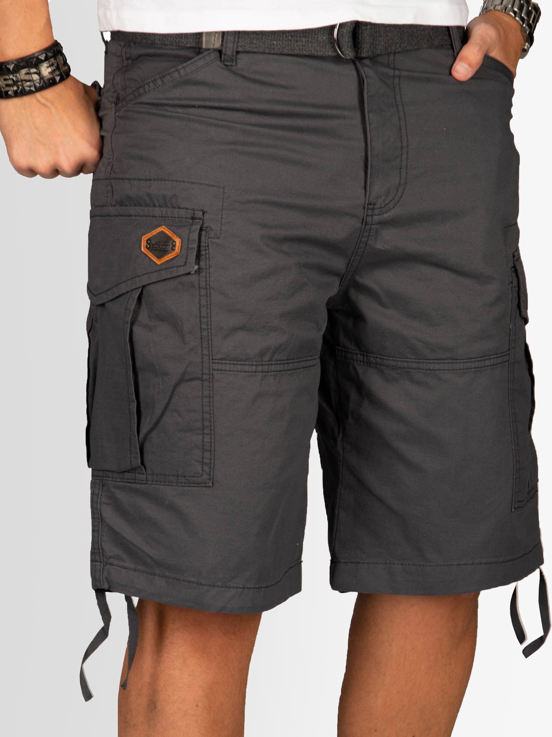 Alessandro Salvarini Cargoshorts »A. Salvarini Herren Designer Cargo Shorts Cargoshorts kurze Hose Gürtel AS133«