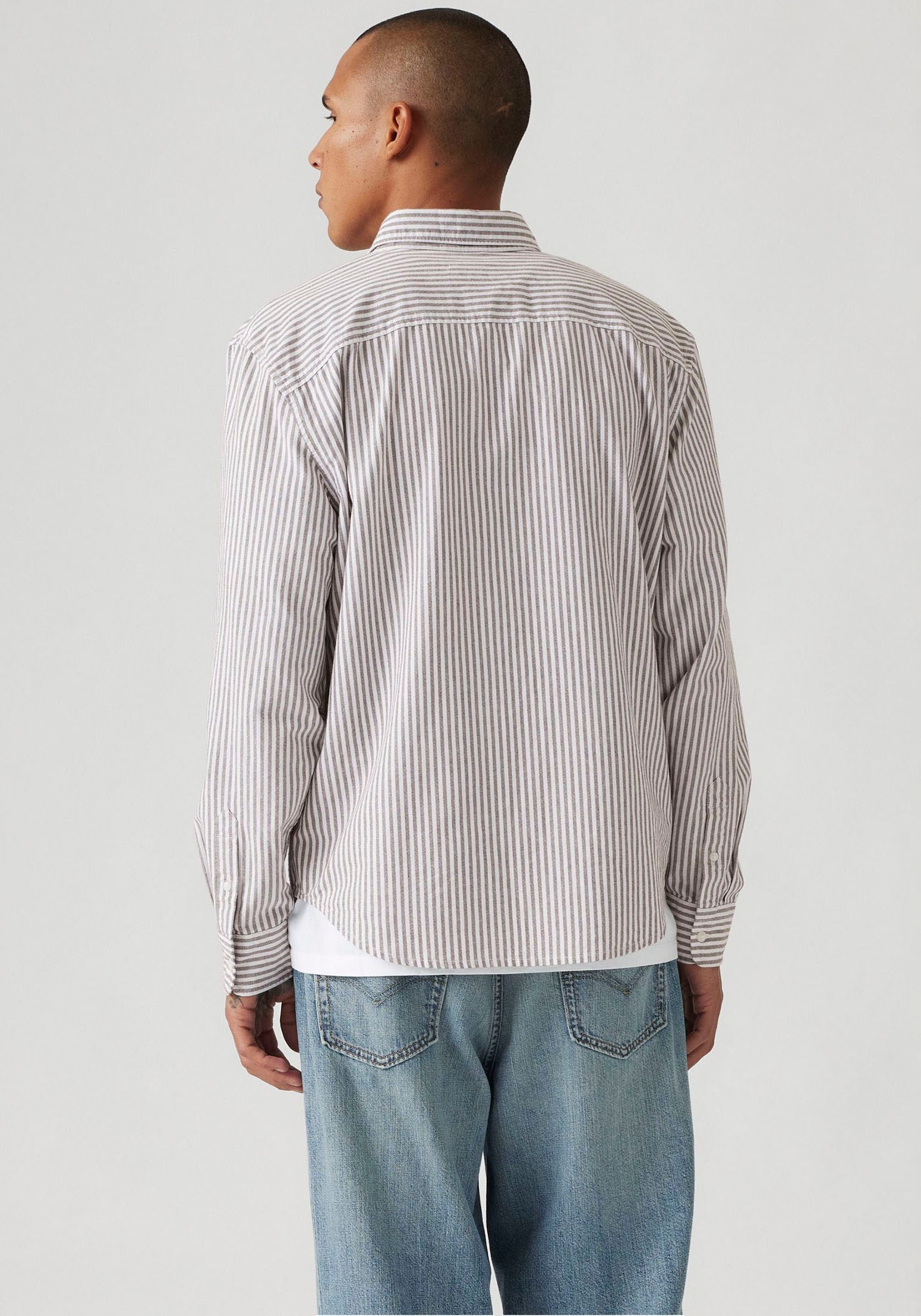Levi's® Langarmhemd »AUTHENTIC BUTTON DOWN«, mit Ton-in-Ton Logostickerei auf der Brust