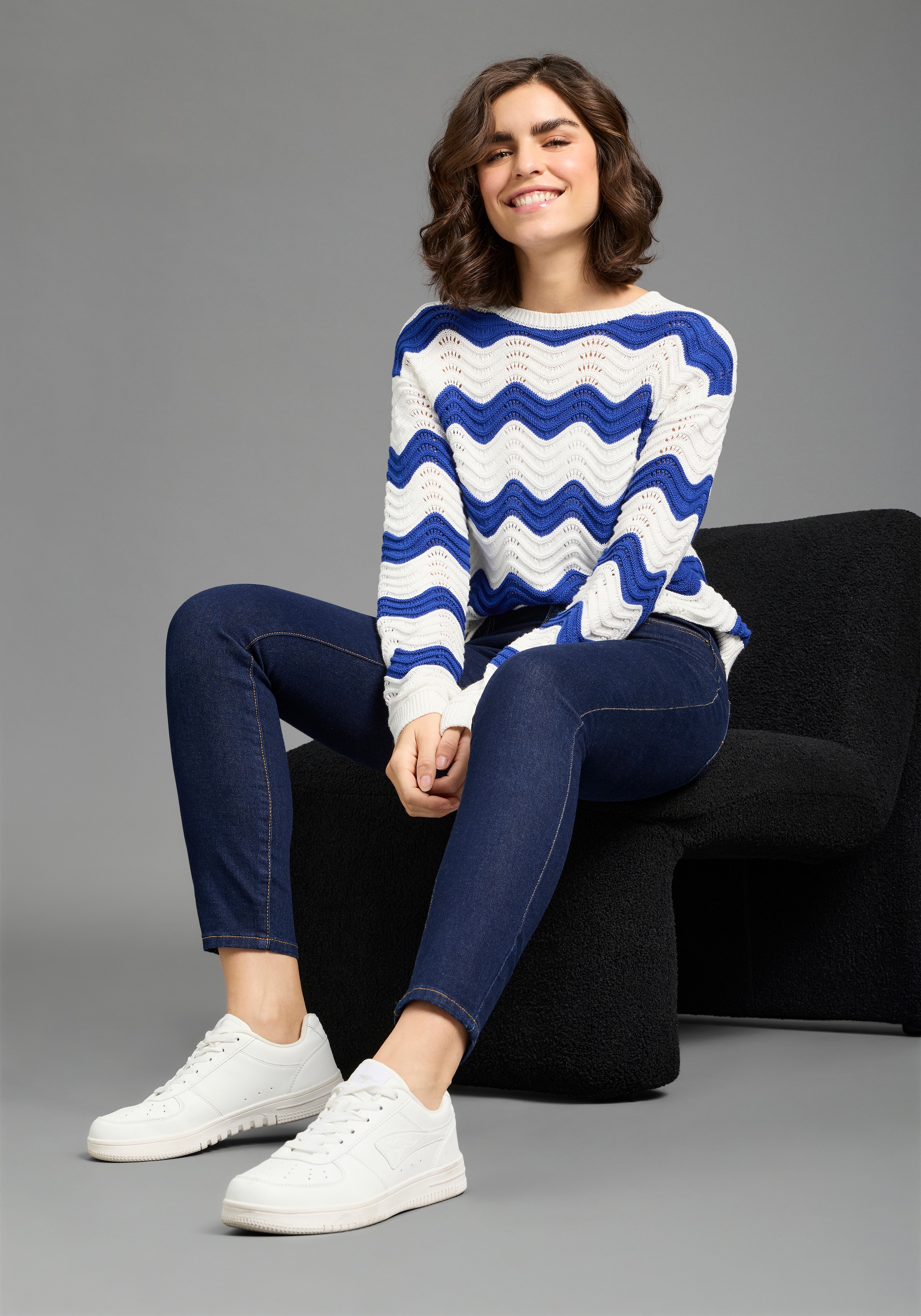 KangaROOS Slim-fit-Jeans »CROPPED HIGH WAIST SLIM FIT« schmale Passform,  Röhrenjeans,  trendige Used-Waschung