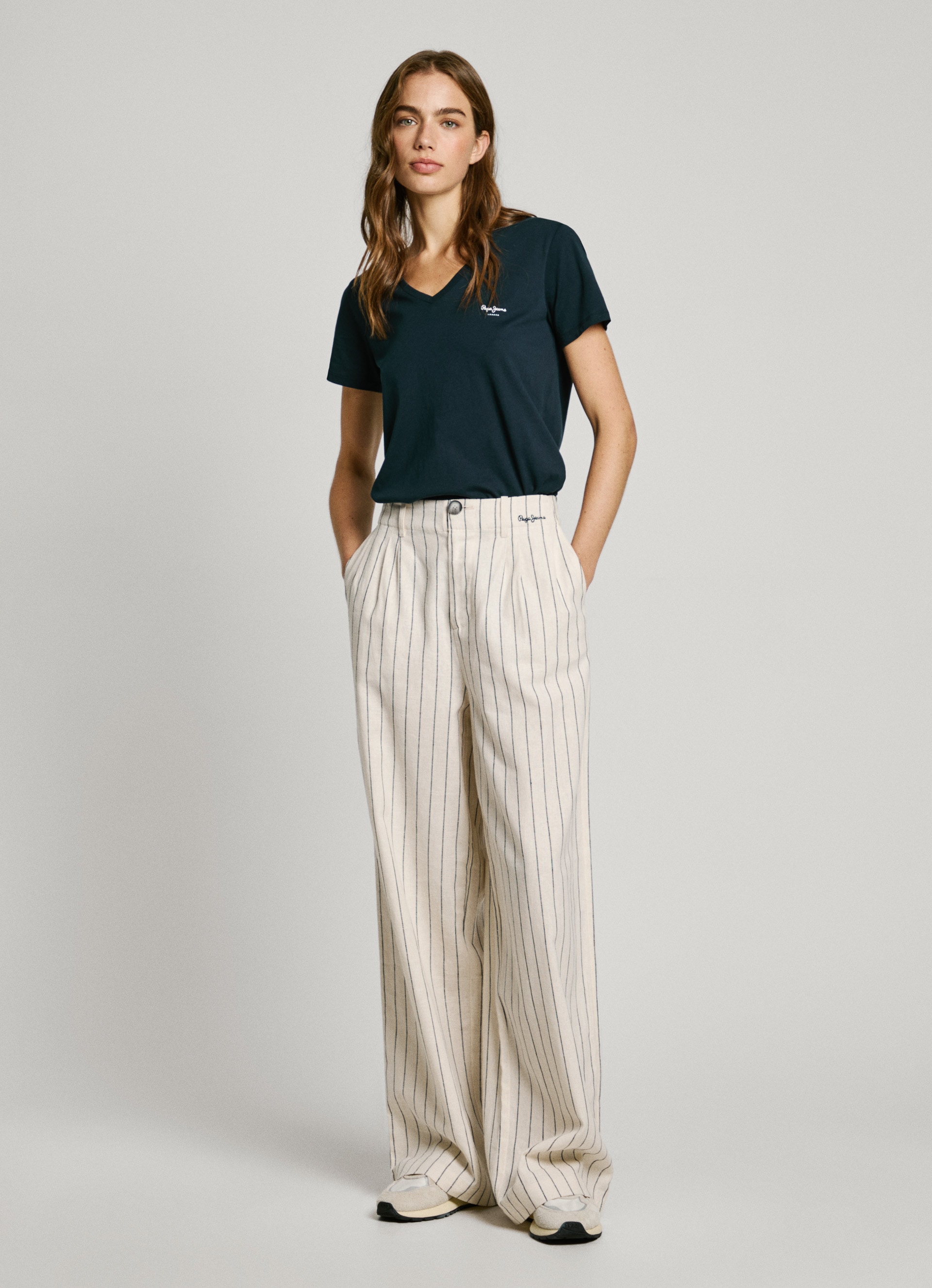 Pepe Jeans V-Shirt »MACY V-NECK«, mit Logoschriftzug