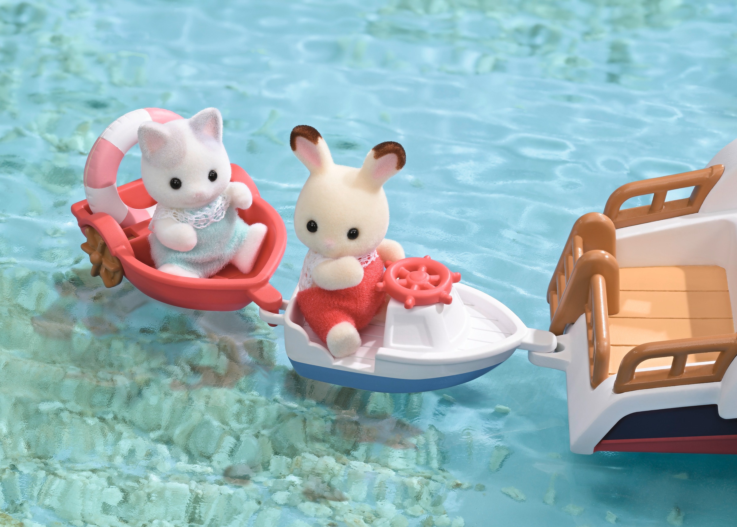 Sylvanian Families Spielzeug-Boot »Ausflugsboot mit Robbe«