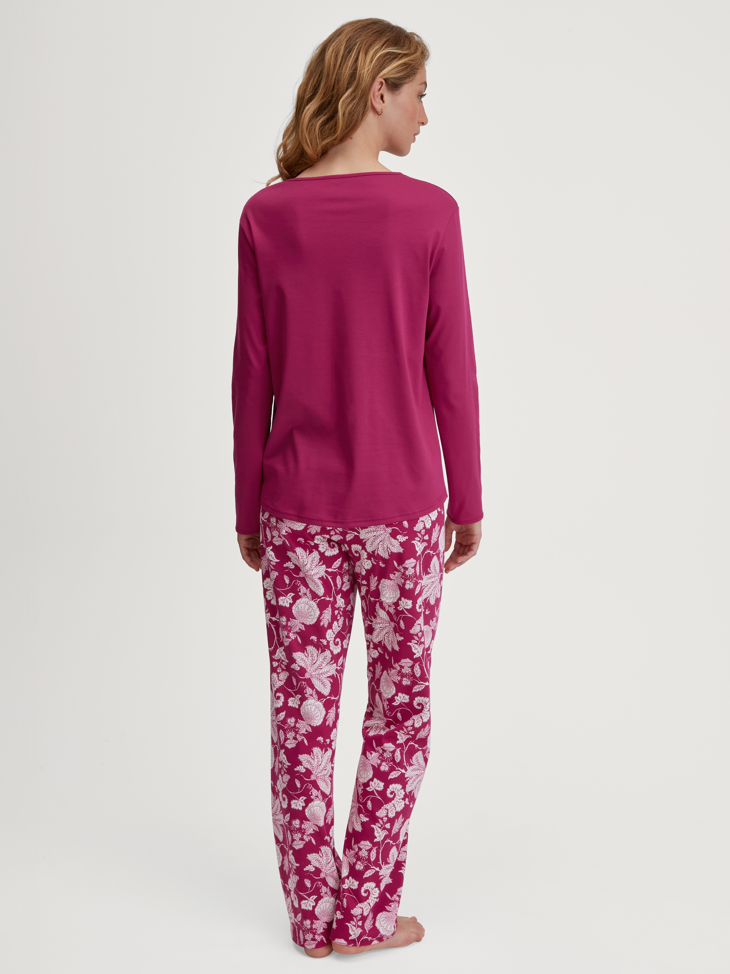 CALIDA Schlafanzug »Sweet Dreams«, (2 tlg.), lockere Passform, Rundhals, Interlock-Qualität, Langarm, weich