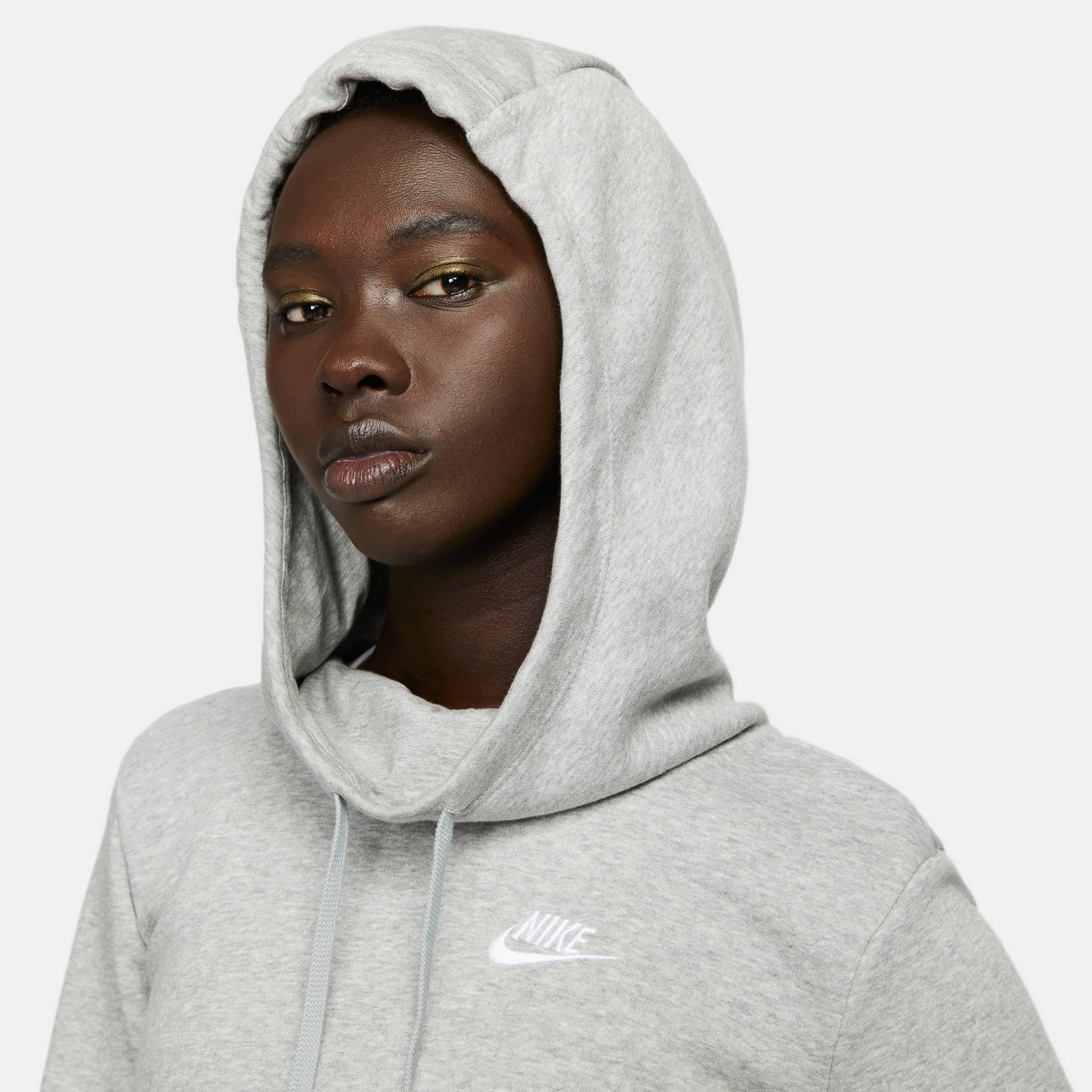 Nike Sportswear Kapuzensweatshirt »Club Fleece Women's Funnel Hoodie«, Damen Kapuzenpullover aus weichem Fleece Material
