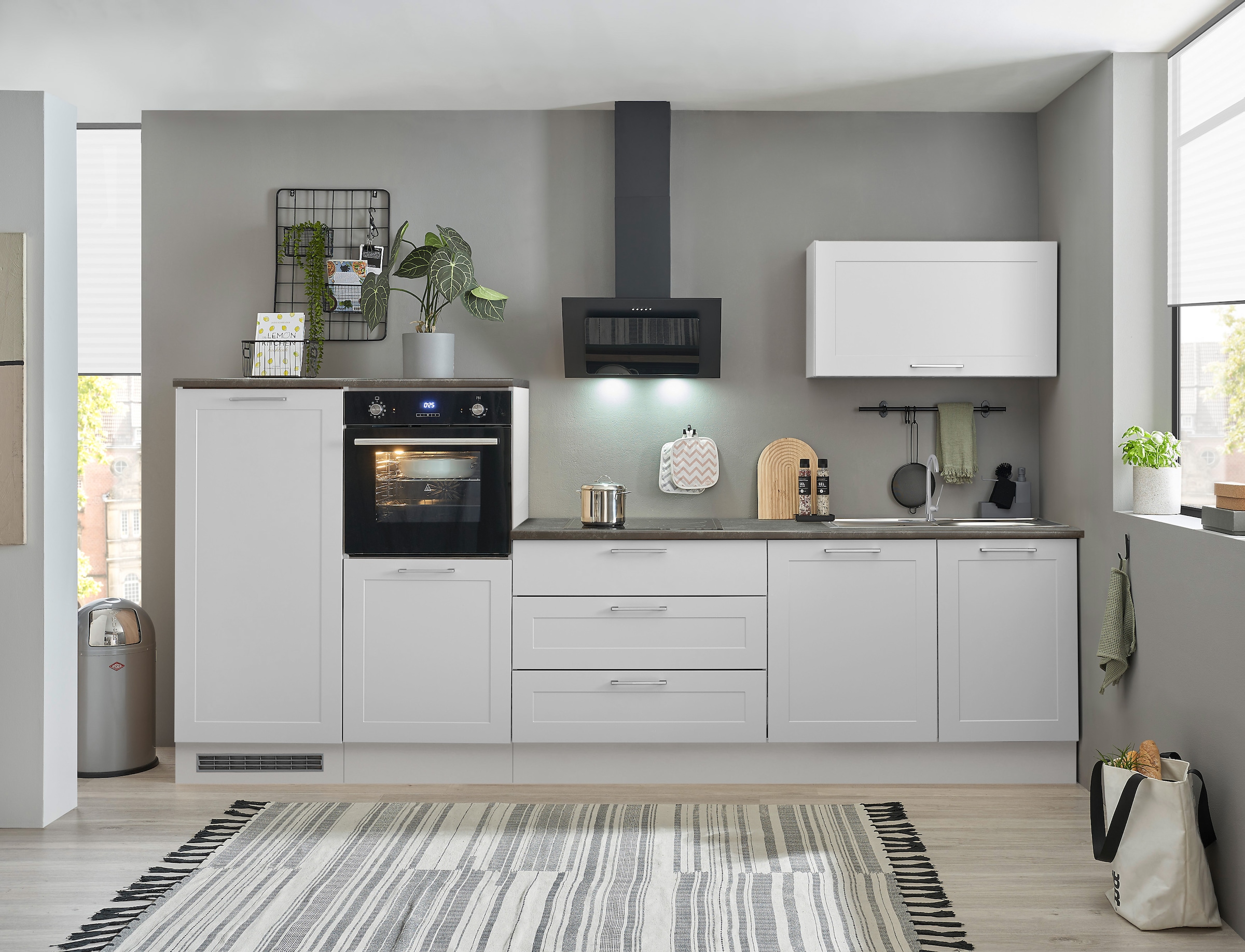 BASIC by Balculina Küchenzeile »Marsi«, Breite 320 cm, höhenverstellbare Füße, mit Soft-Close-Funktion