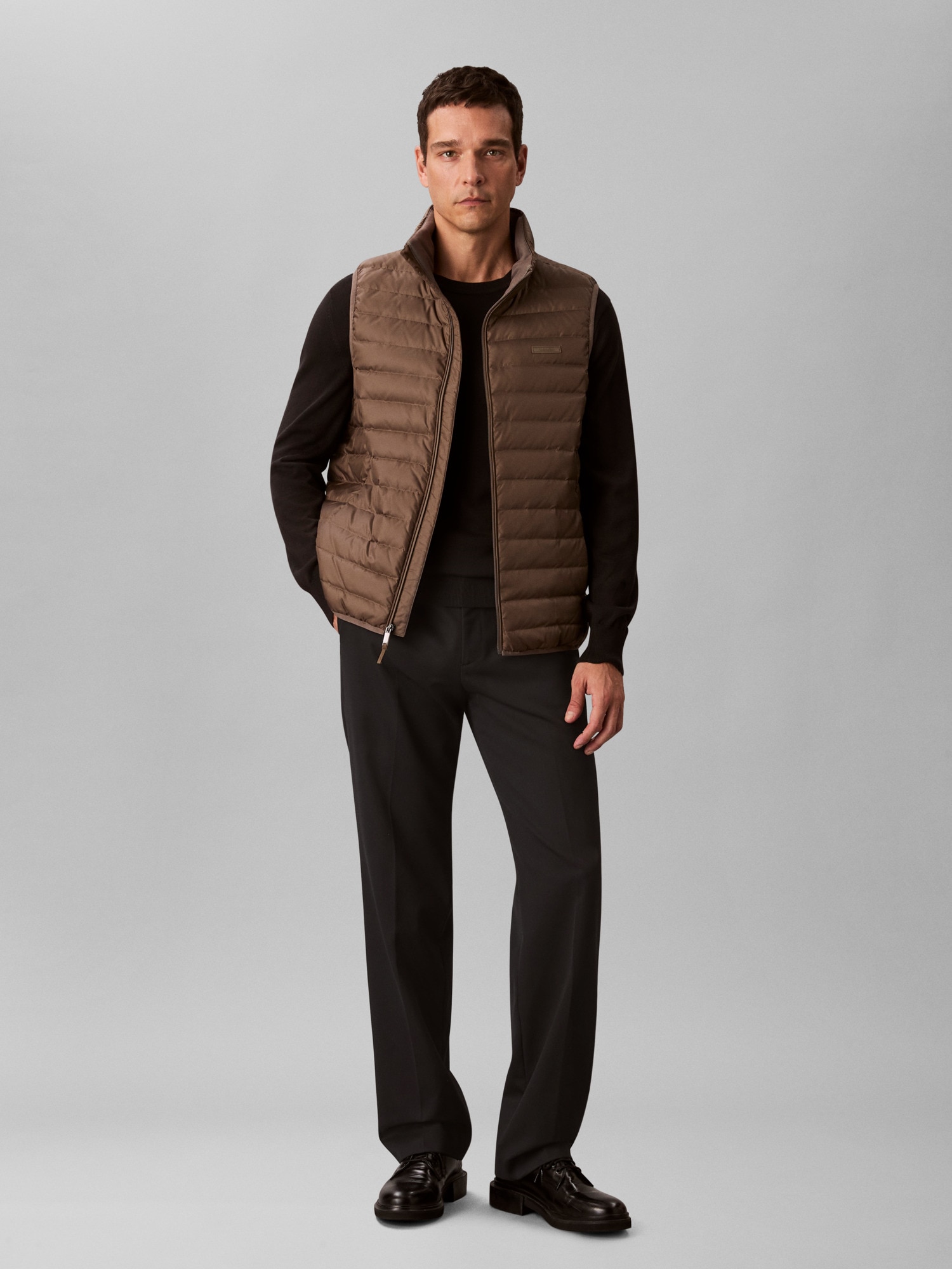 Calvin Klein Steppweste »SLVLSS LT WT NYLON PUFFER VEST«, Mit Rundhalsausschnitt