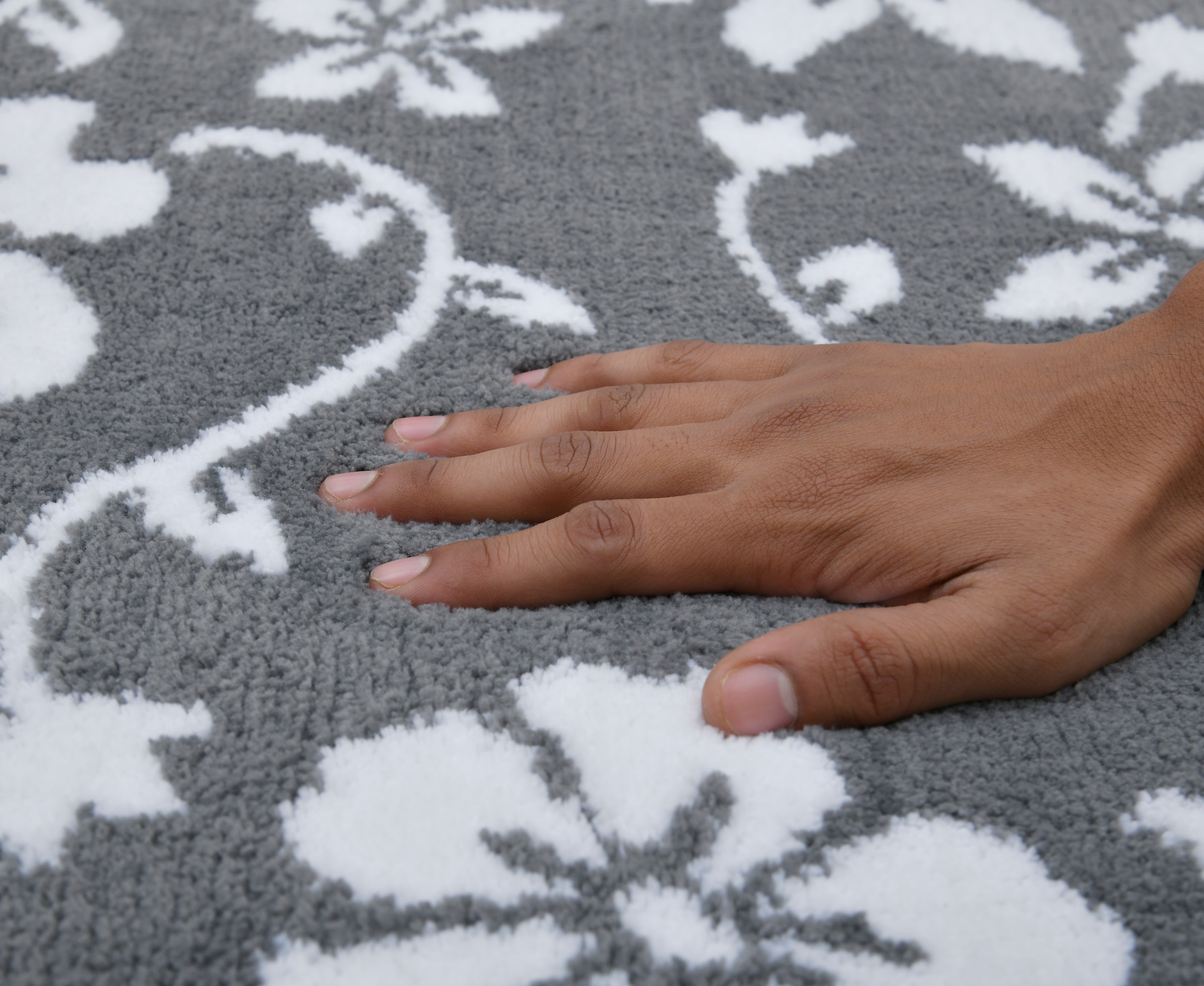 OTTO home Badematte »Daffney, Badvorleger, Badezimmer Teppich, Duschvorleger« Höhe 18 mm rutschhemmend beschichtet schnell trocknend Badteppich, Floral, Blumen Design
