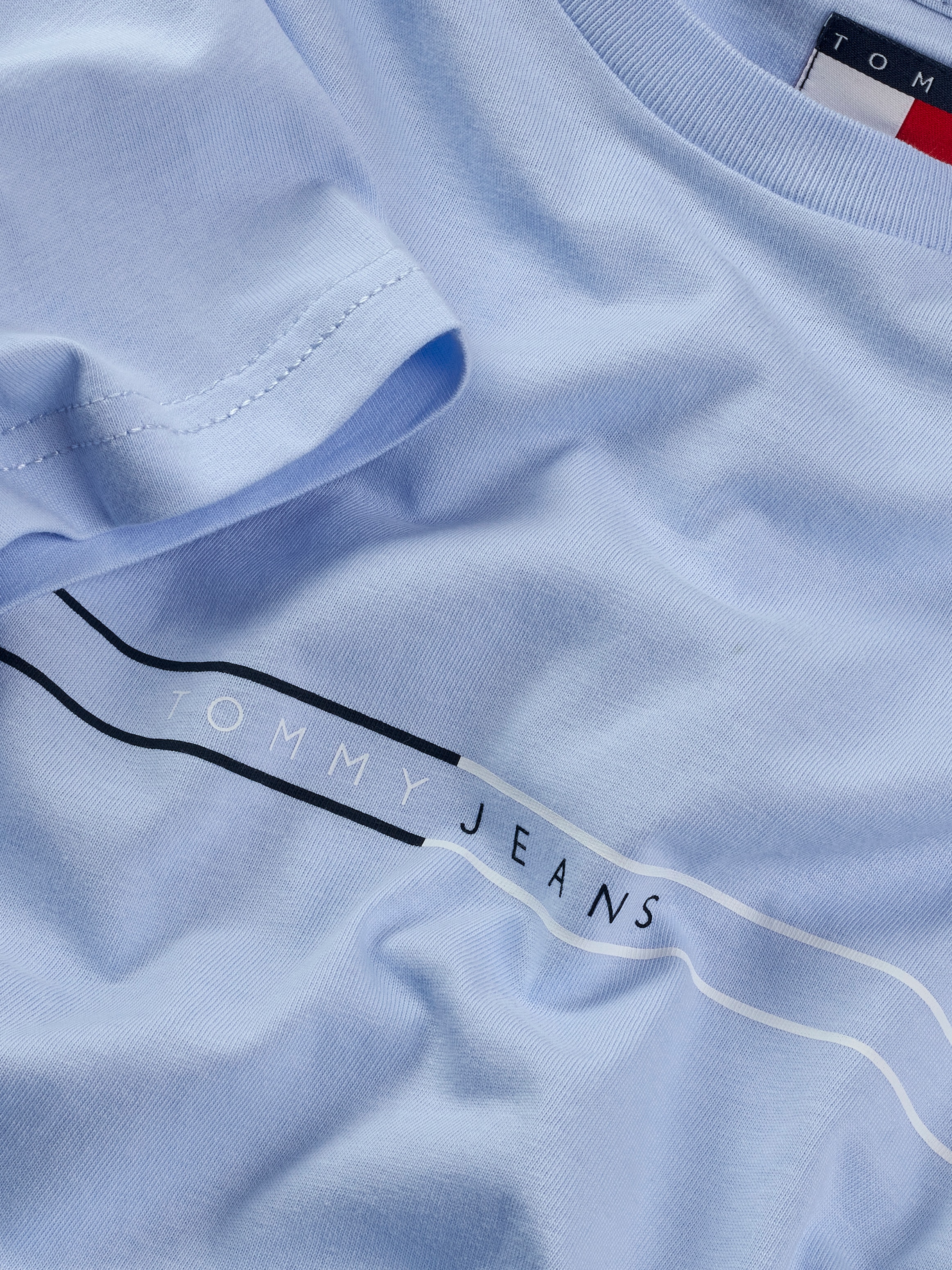 Tommy Jeans Kurzarmshirt »TJM SLIM ENTRY GRAPHIC TEE EXT«, Mit Rundhalsausschnitt
