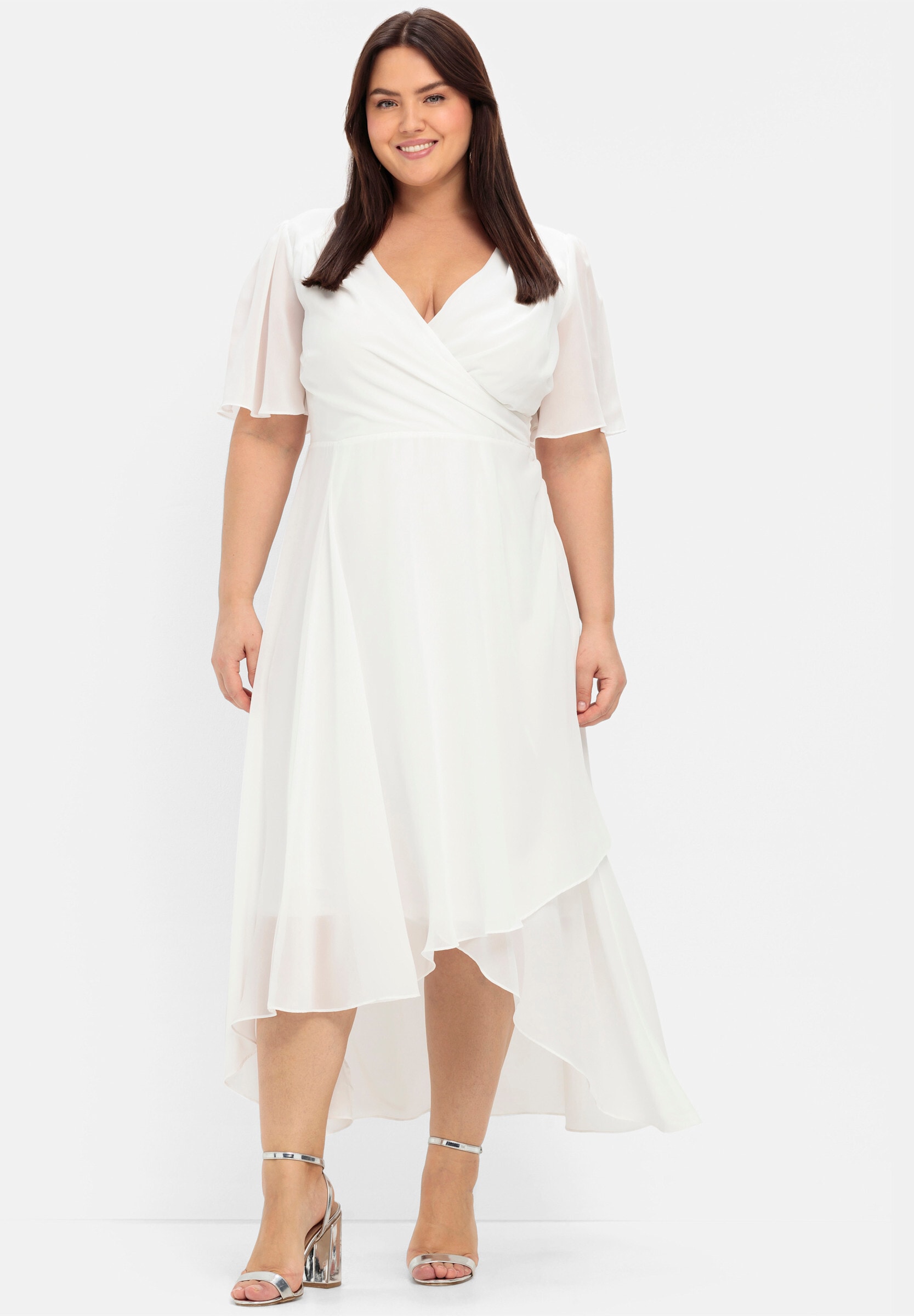 Sheego Wickelkleid »Chiffonkleid Chiffonkleid mit asymmetrischem Saum« Ohne Taschen im Lagenlook, mit Unterkleid