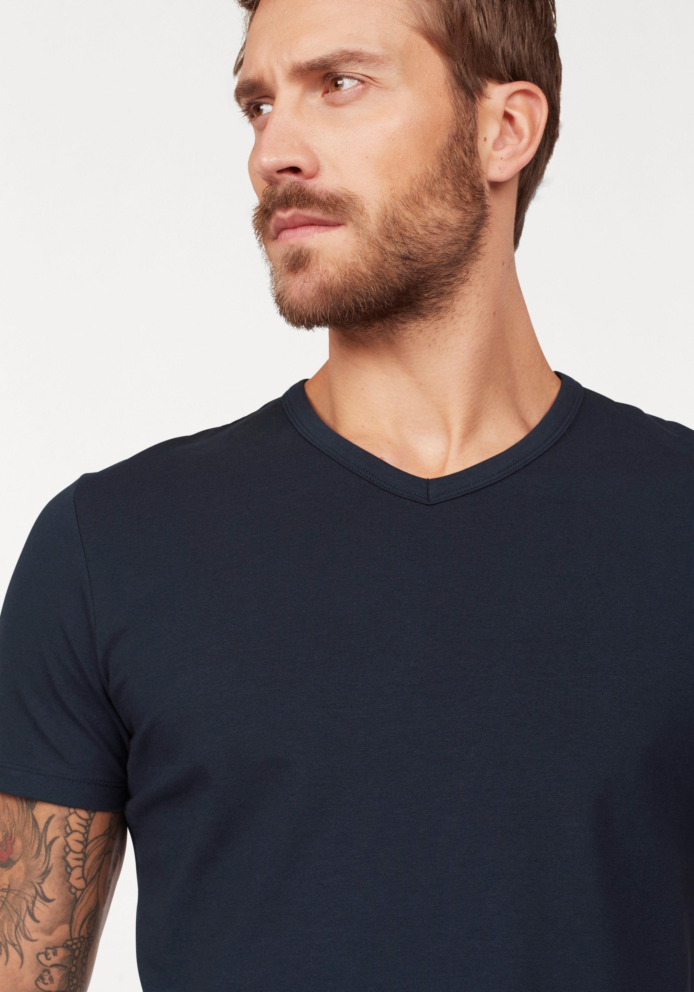 Jack & Jones T-Shirt »SLIM- FIT BASIC TEE V-NECK«, mit V-Ausschnitt