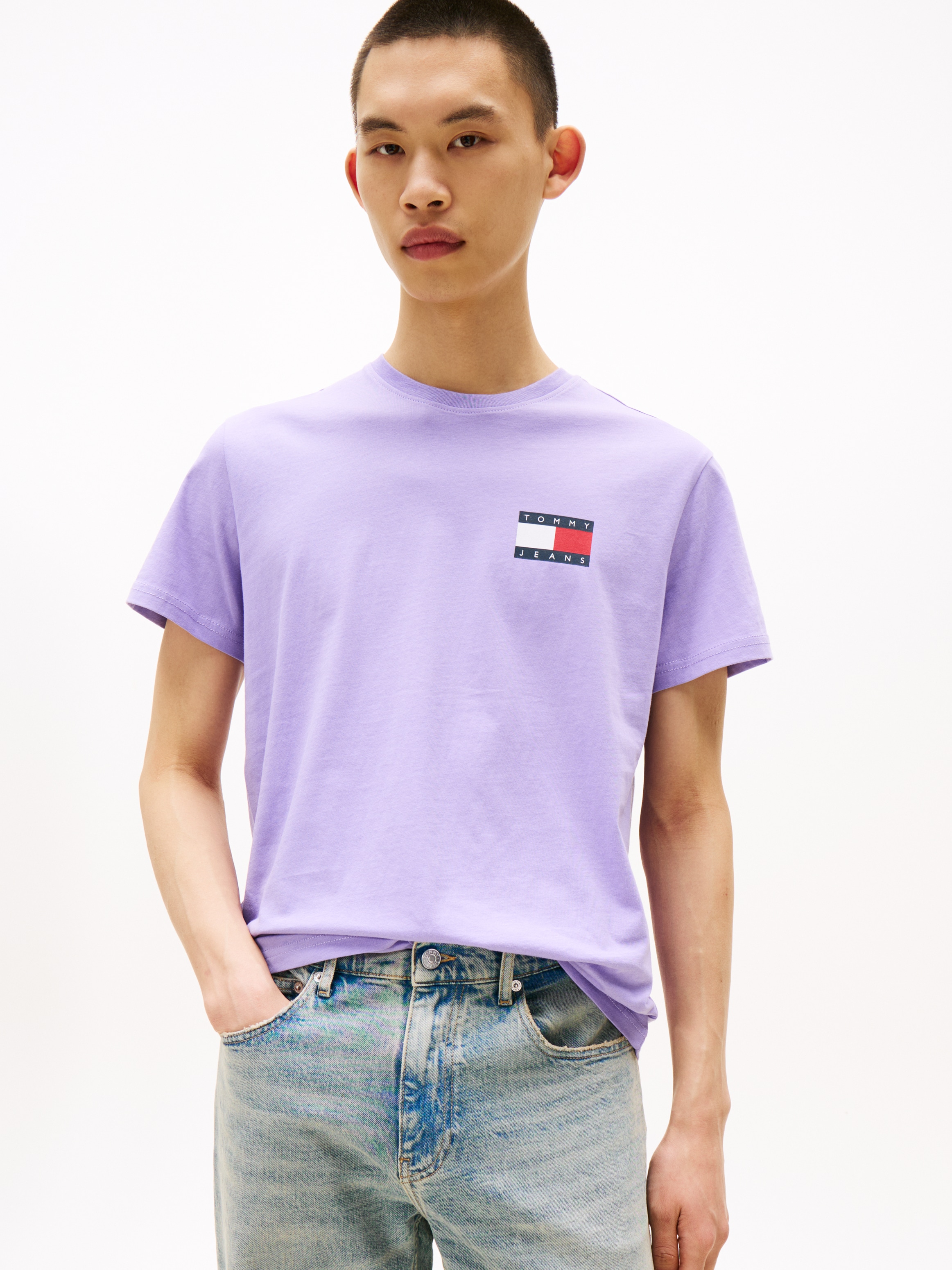 Tommy Jeans T-Shirt »TJM SLIM FIT ESSENTIAL FLAG« Mit Rundhalsausschnitt