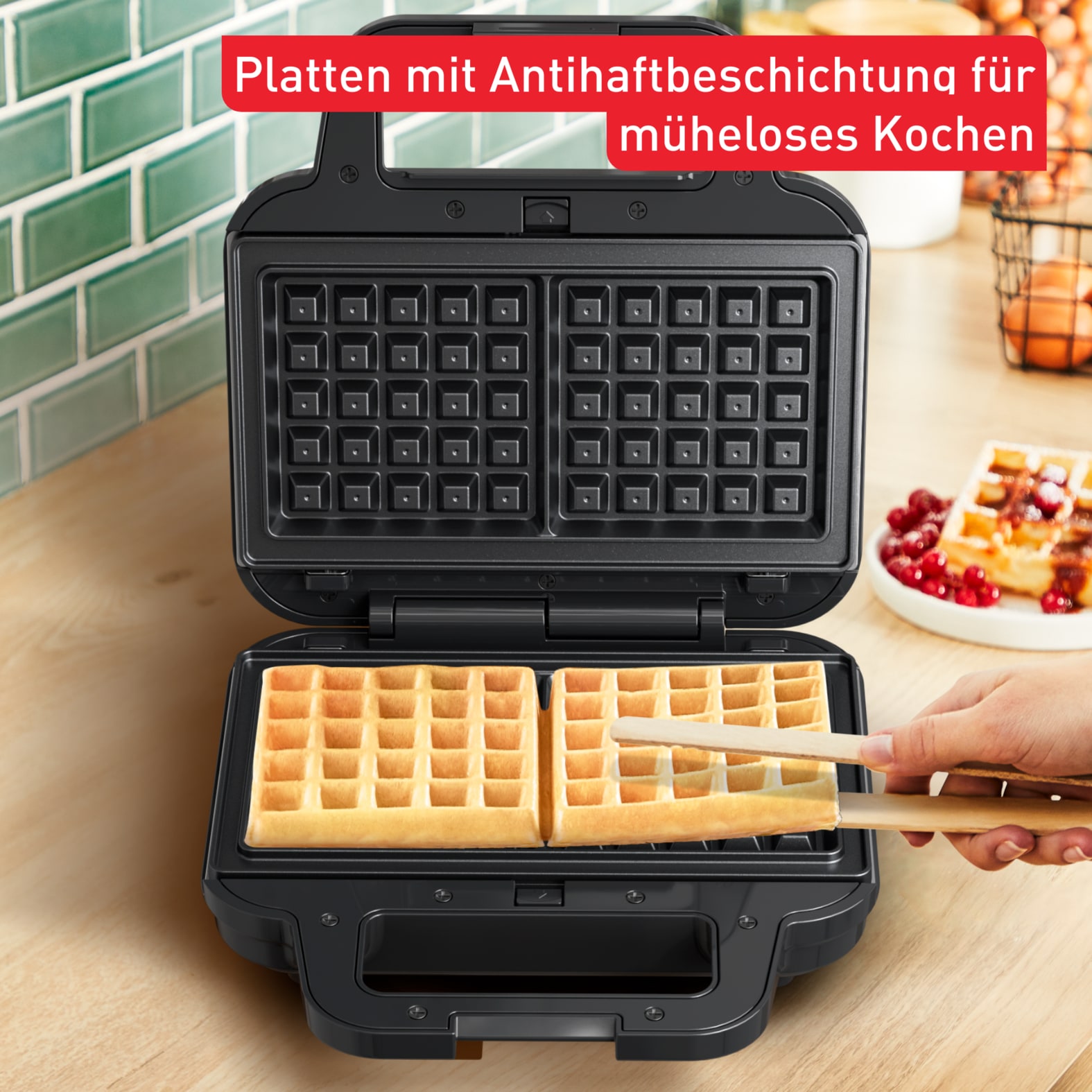 Tefal Sandwichmaker »Ultracompact 3-in-1 Sandwich/Waffel/Panini, Antihaftbeschichtung«, 700 W, platzsparende Aufbewahrung, Maße: 23 x 23 x 9 cm, SW383D