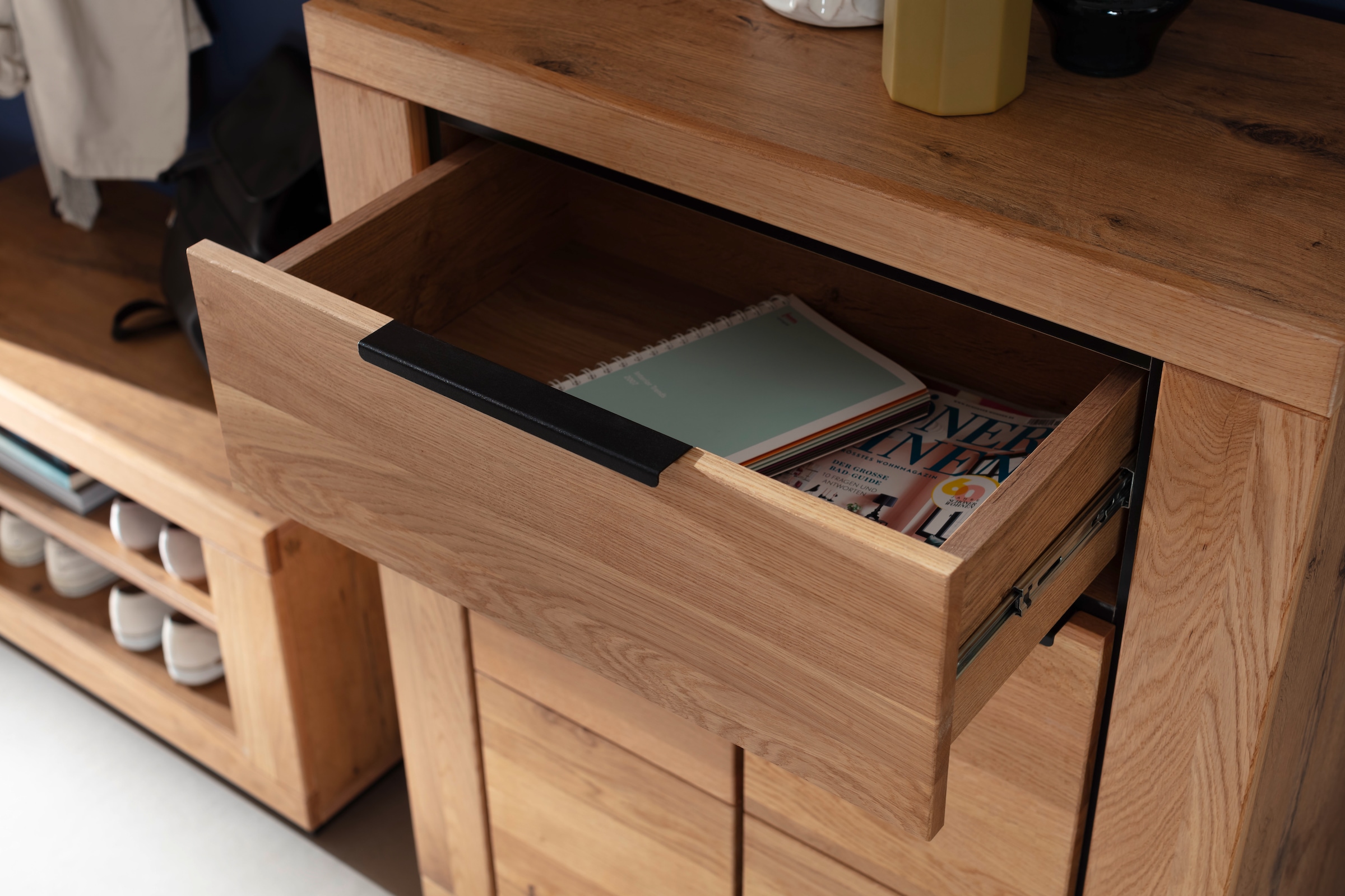 MCA living Schuhschrank »Greno Kommode«, (1 St.), 2 Holztüren, 1 Schubkasten, FSC-Mix