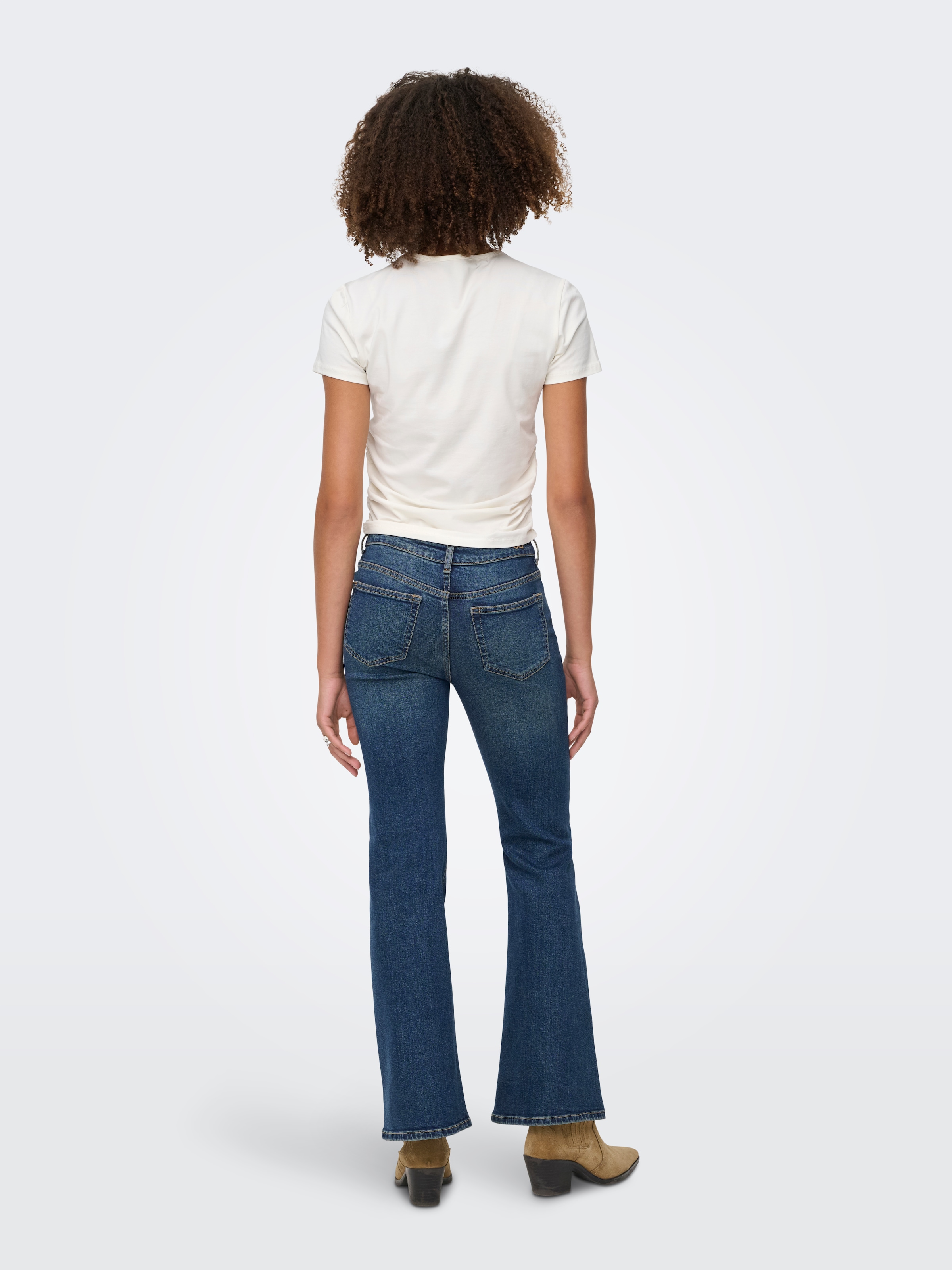 JDY 5-Pocket-Jeans »JDYKATHY HW FLARED JEANS DNM NOOS«, mit ausgestelltem Bein im Flared Look