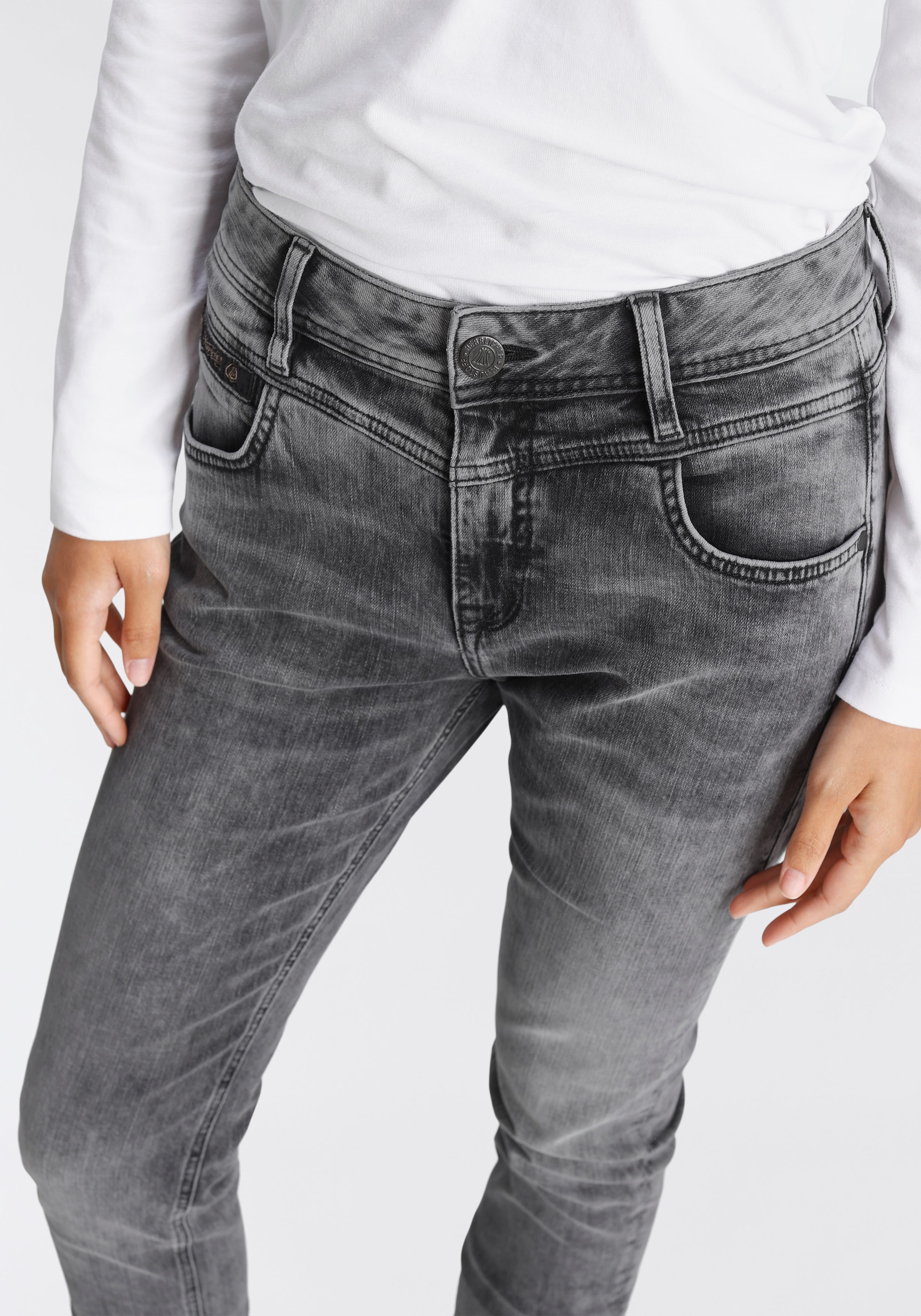 Herrlicher Slim-fit-Jeans »PEPPY SLIM POWERSTRETCH«, Normal Waist