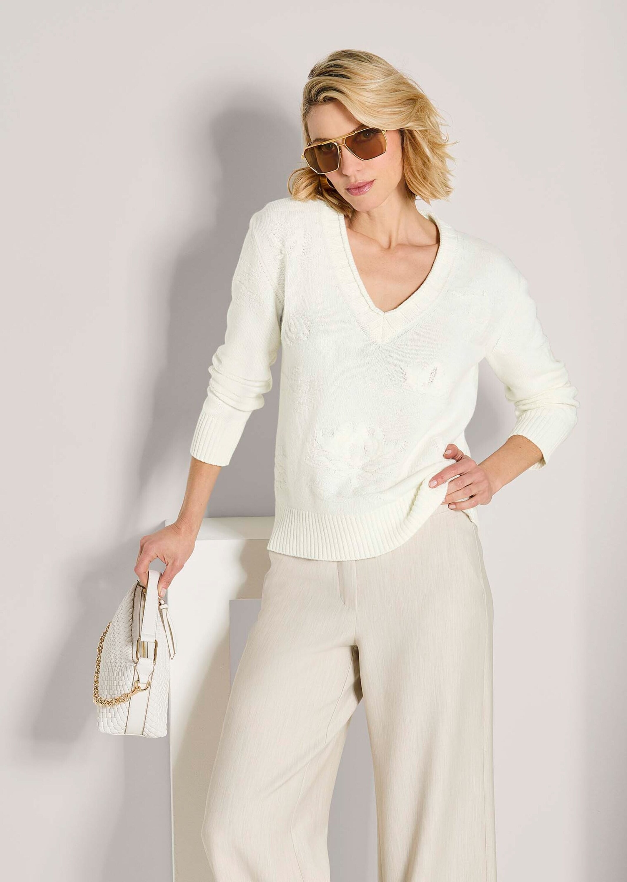 MADELEINE Longpullover »Kaschmirpullover Eleganter Strickpullover mit floralem Design« florales Strickmuster