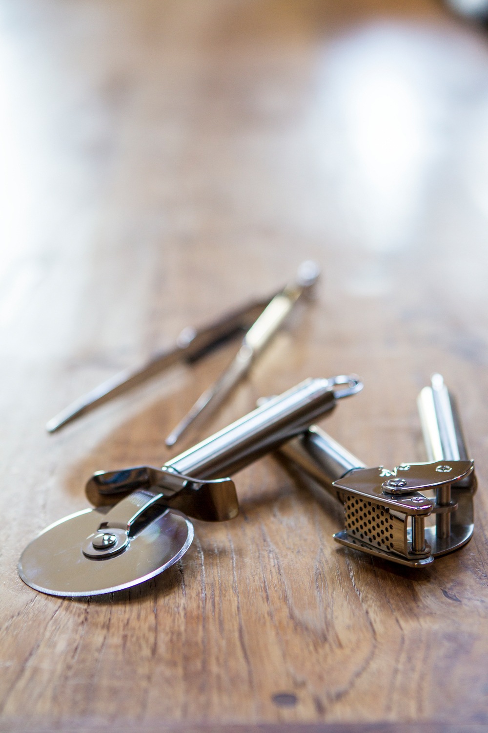 RÖSLE Pizzaschneider stabiles Rad, beidseitig geschliffene Klinge, Edelstahl 18/10