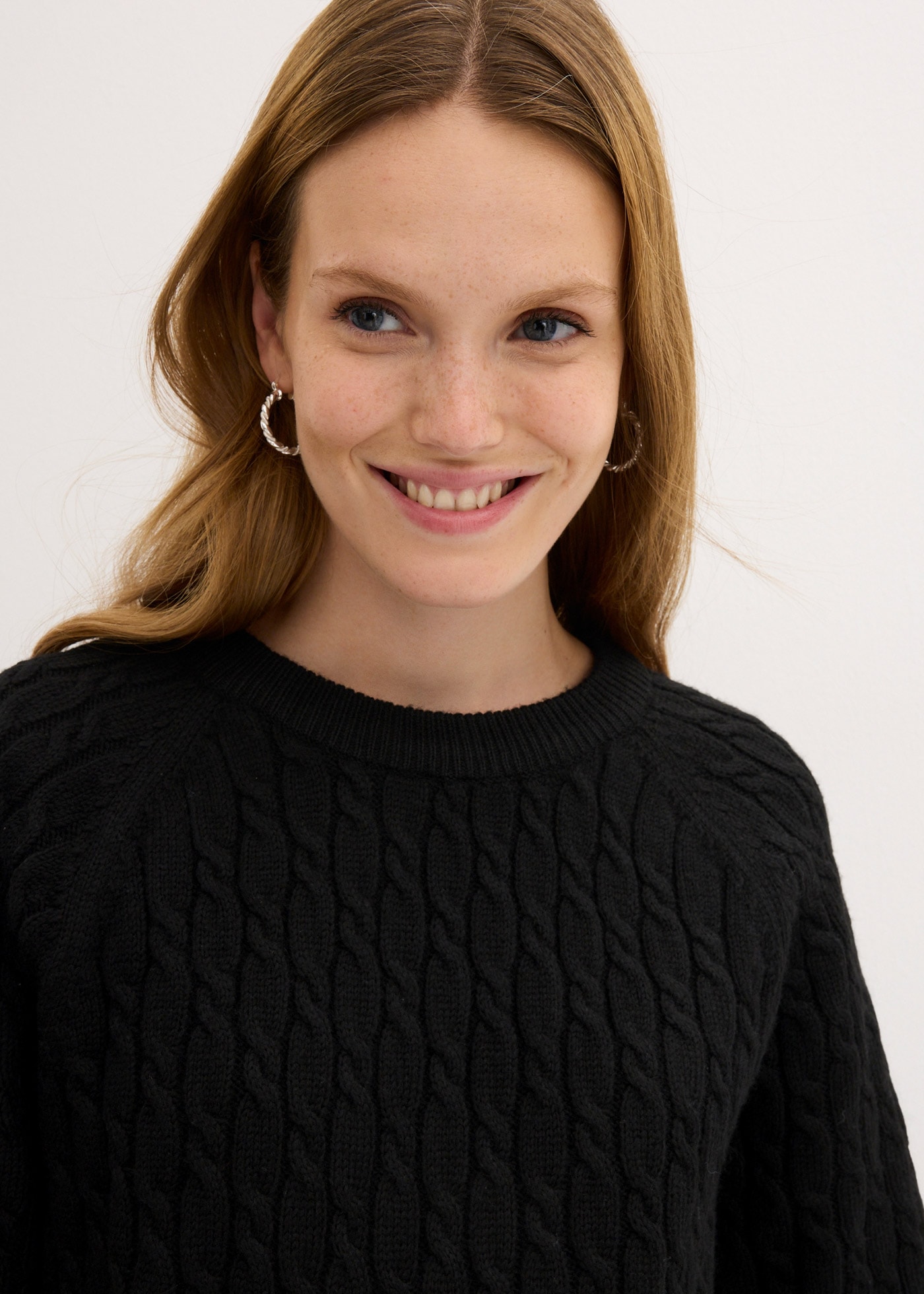 bonprix Strickpullover »Oversize-Pullover mit Zopfmuster« aus Polyester und Wolle, mit Rundhalsausschnitt, mit Zopfmuster