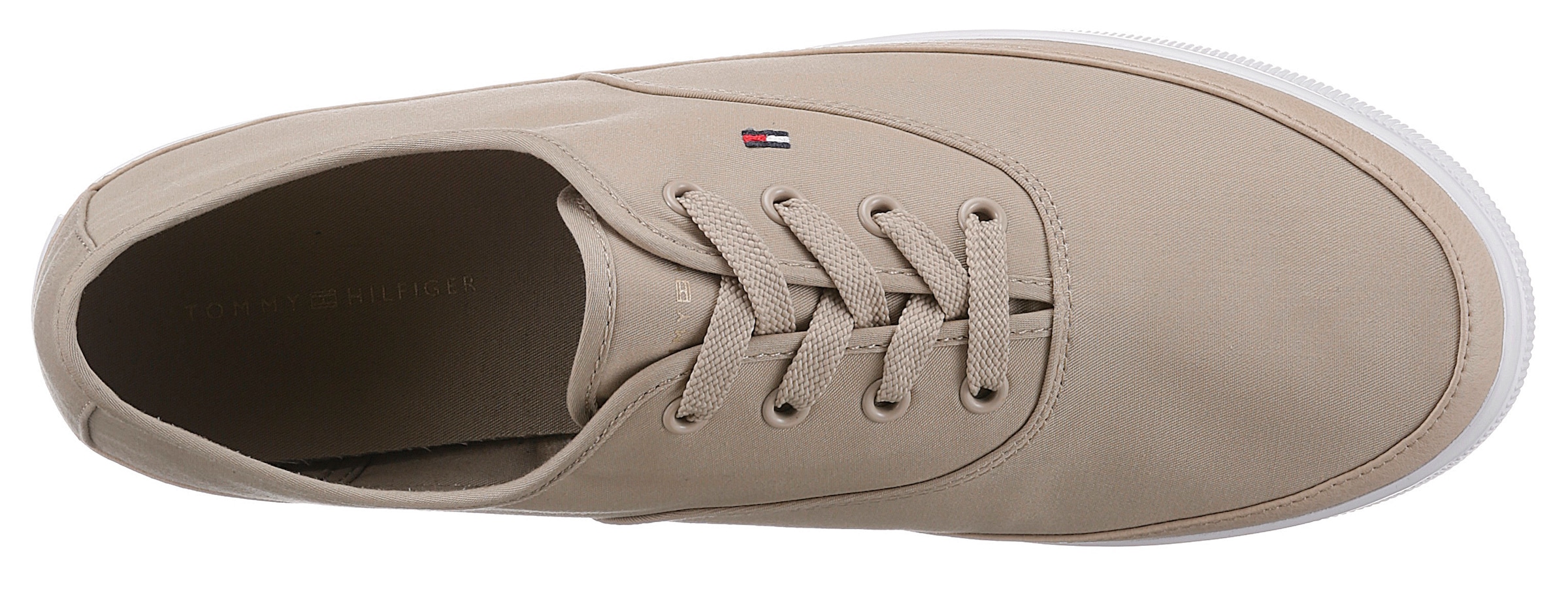 Tommy Hilfiger Sneaker »ESSENTIAL KESHA LACE SNEAKER«, gestickter Logoflagge, E-Weite, Freizeitschuh, Halbschuh, Schnürschuh