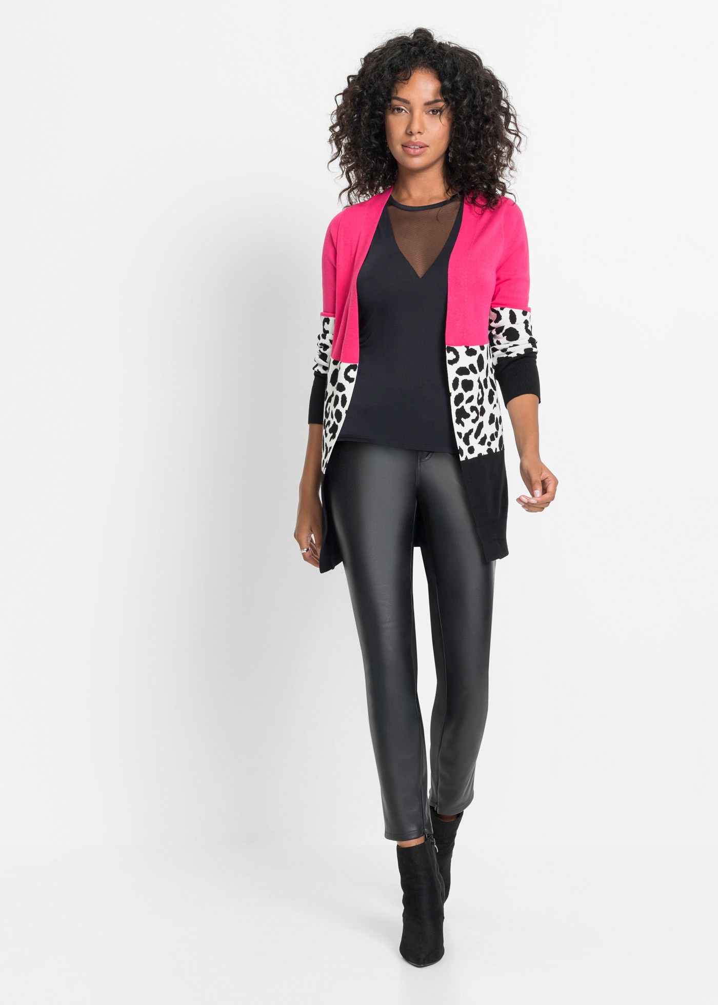 bonprix Longstrickjacke Oversize-Passform, gerippte Struktur, eleganter Stil