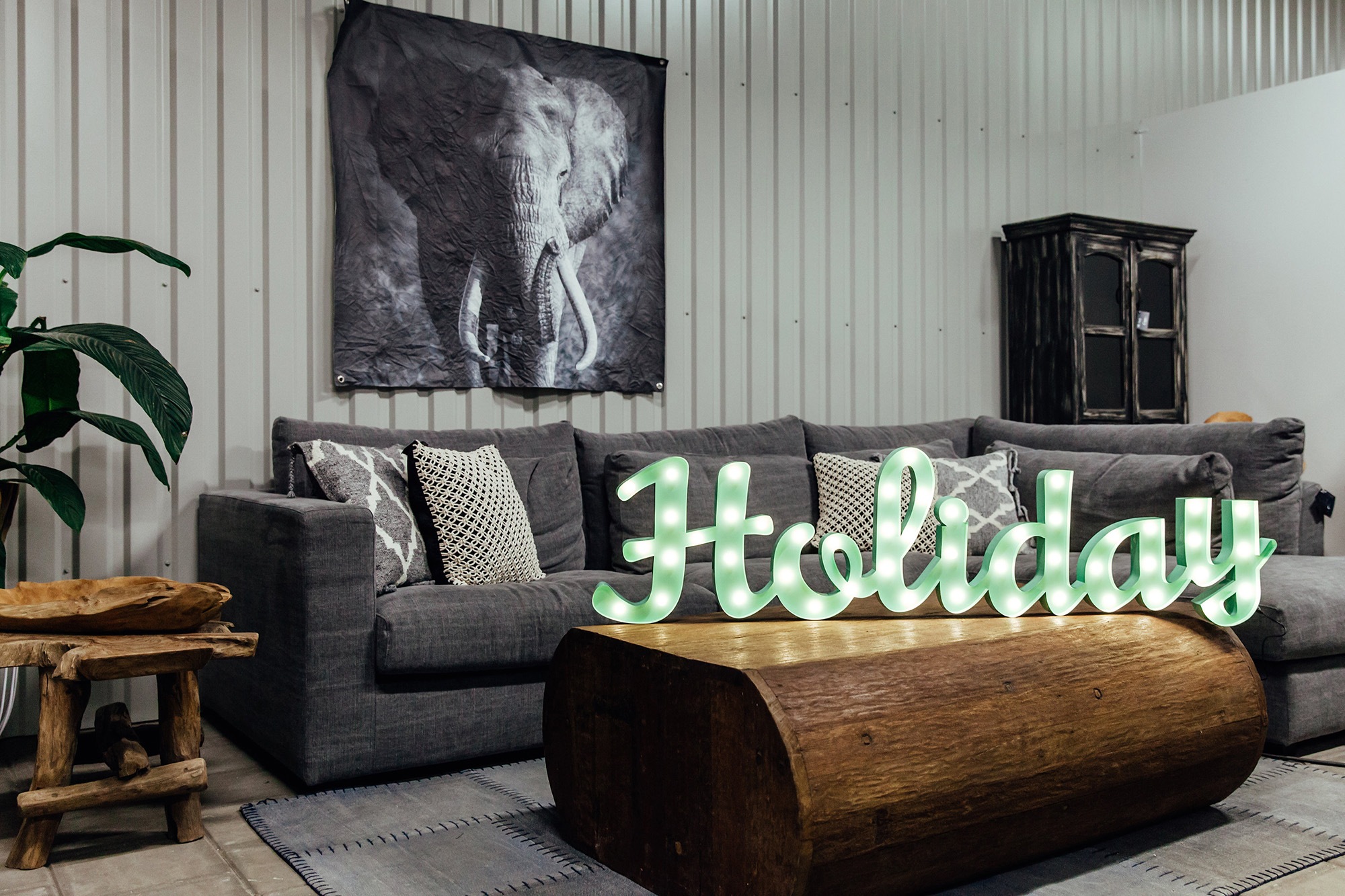 MARQUEE LIGHTS LED Dekolicht »Holiday«, 48 flammig, Leuchtmittel LED-Modul | LED fest integriert, Wandlampe, Tischlampe Schriftzug Holiday 48 Leuchtmittel - 149x38 cm